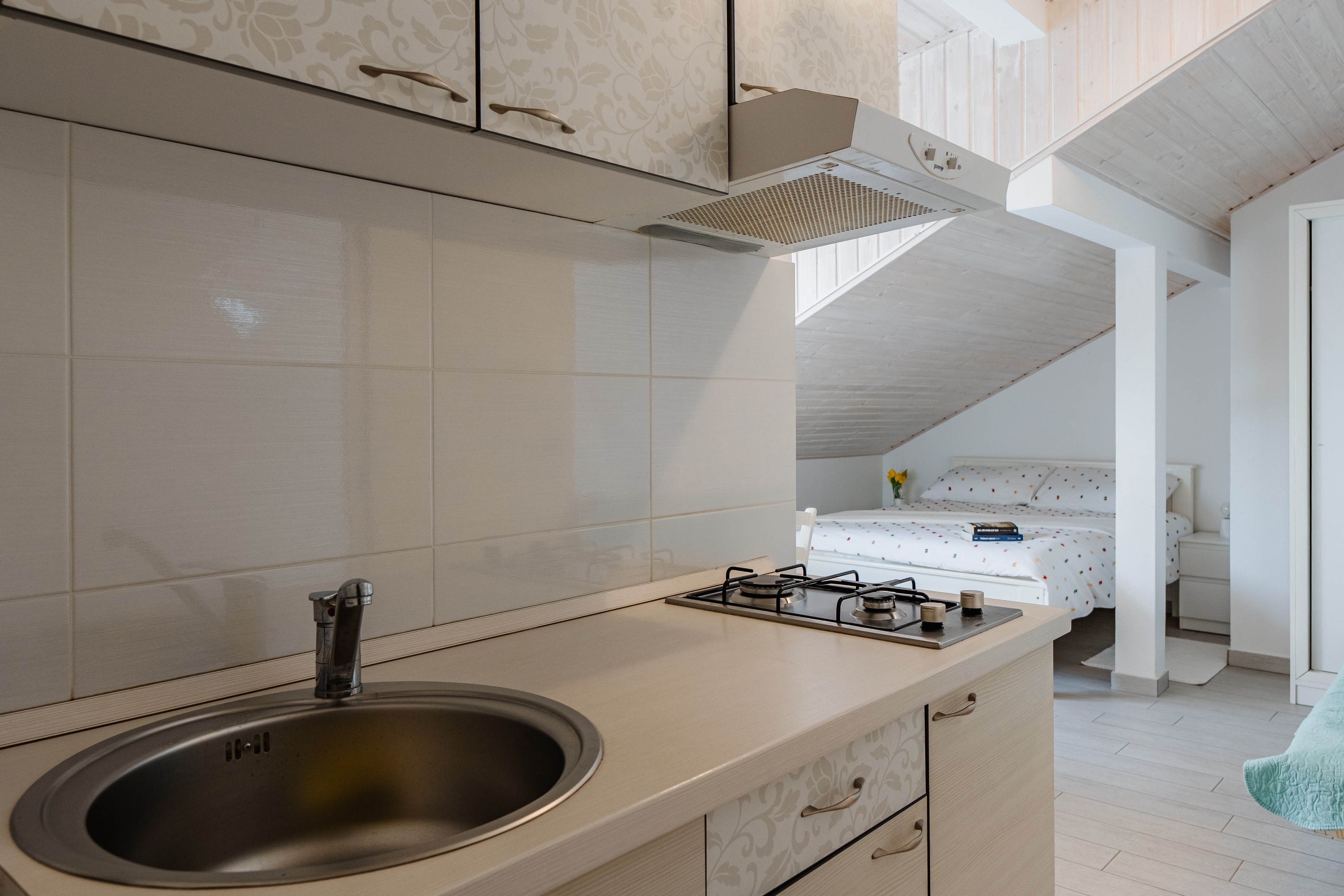 Studio flat with balcony Vir  AS-a