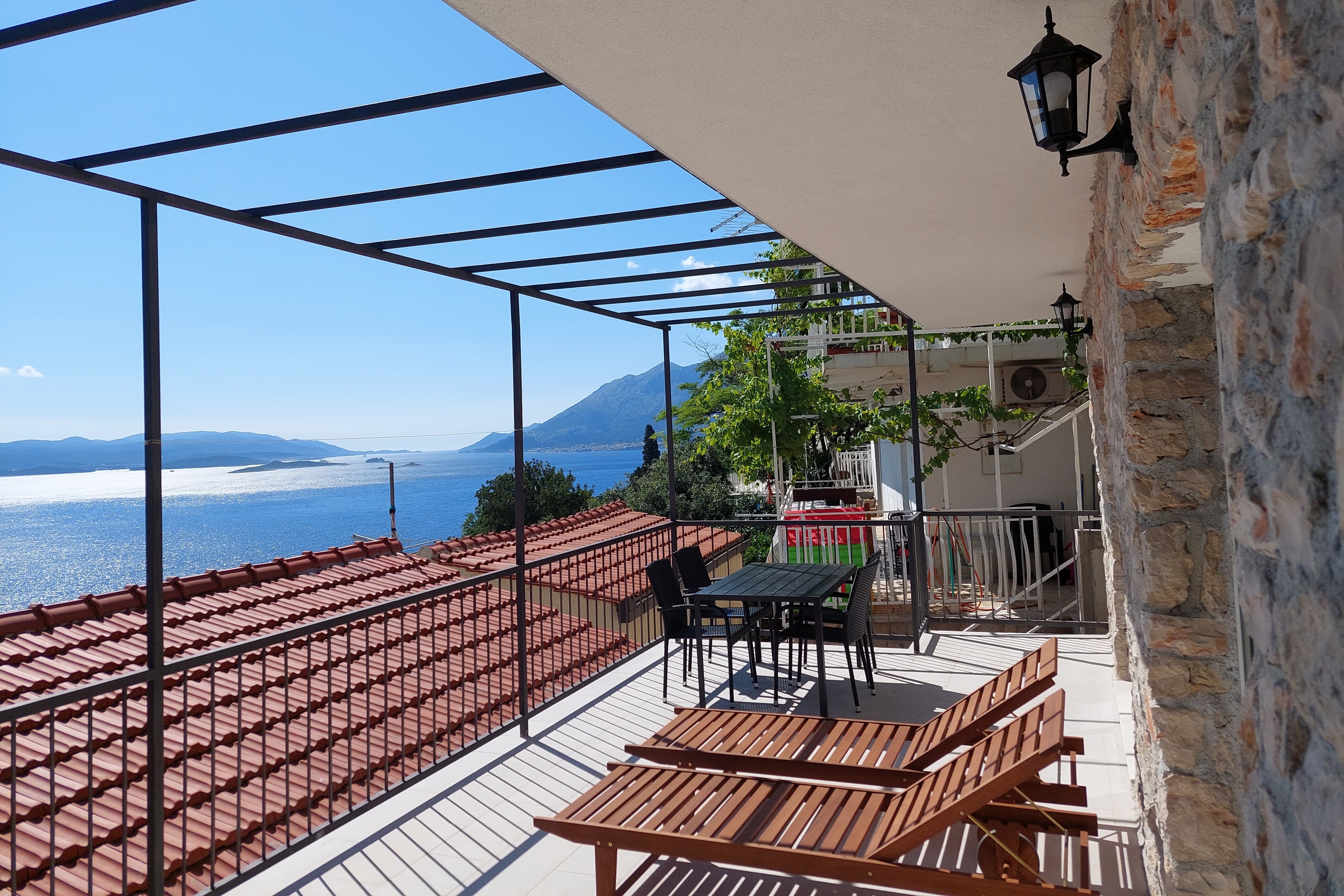 One bedroom apartment with terrace and sea view Borje, Pelješac  A-a