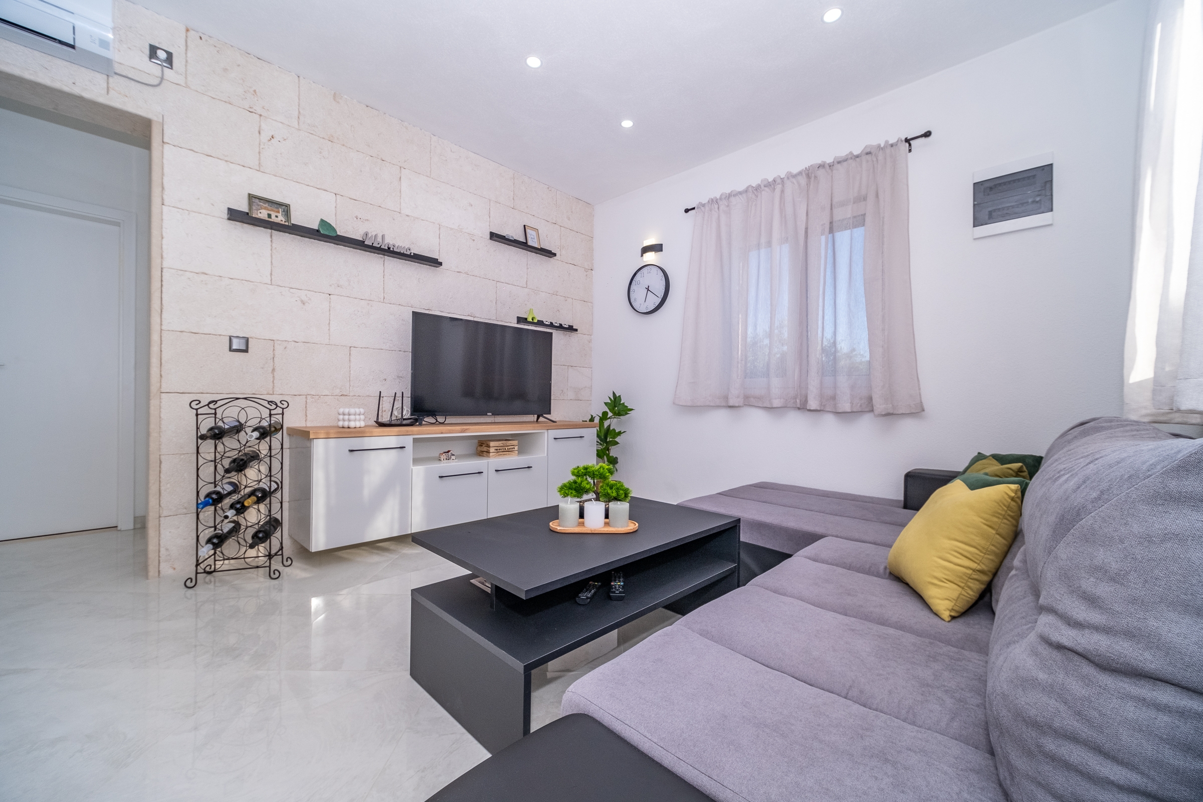 Two bedroom house with terrace Pučišća, Brač  K