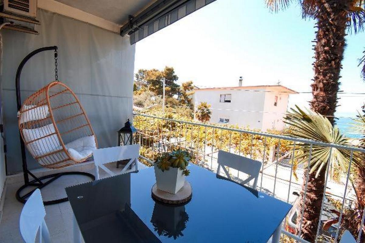 One bedroom apartment with terrace and sea view Podstrana, Split  A-a