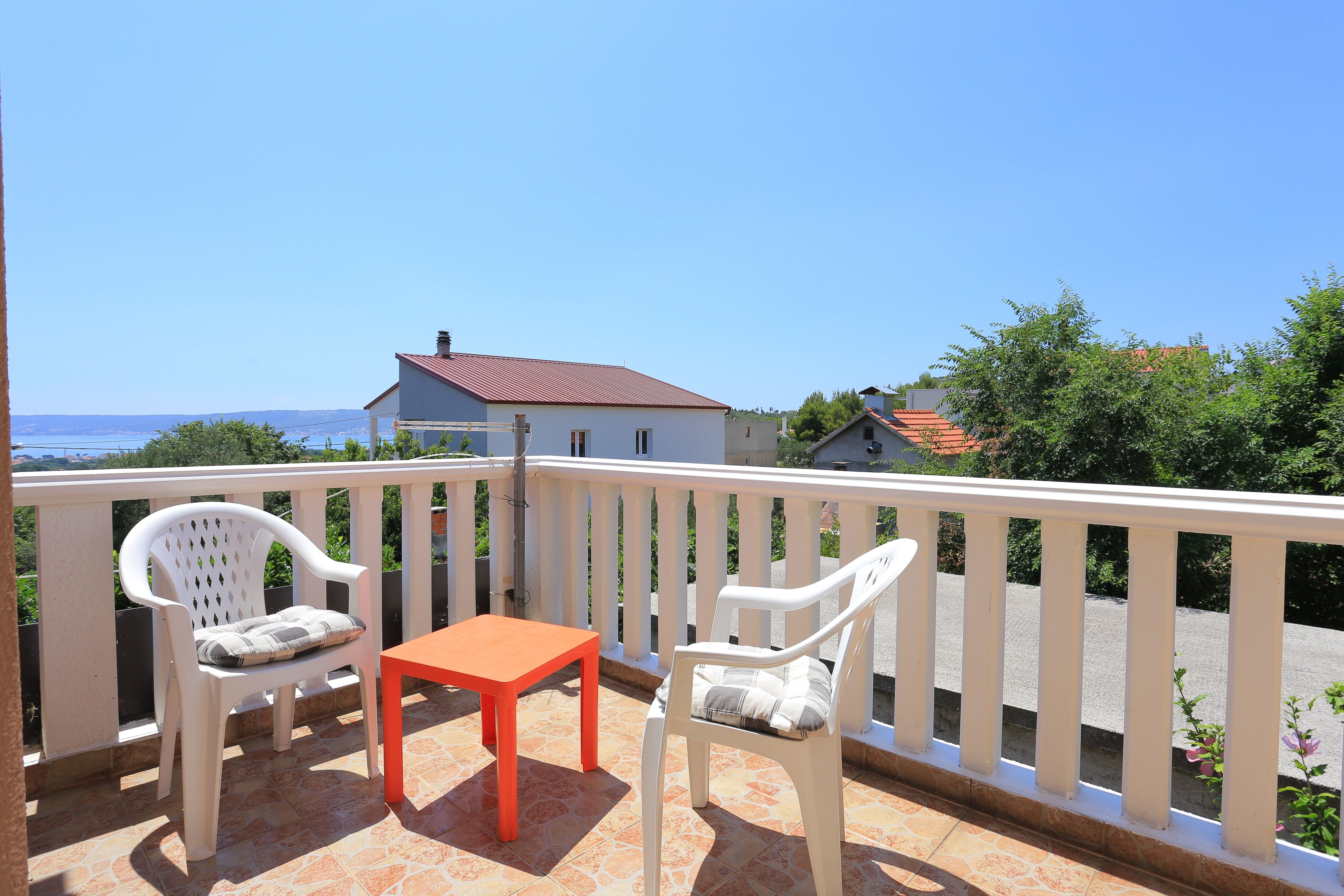 Three bedroom house with terrace and sea view Kaštel Štafilić, Kaštela  K