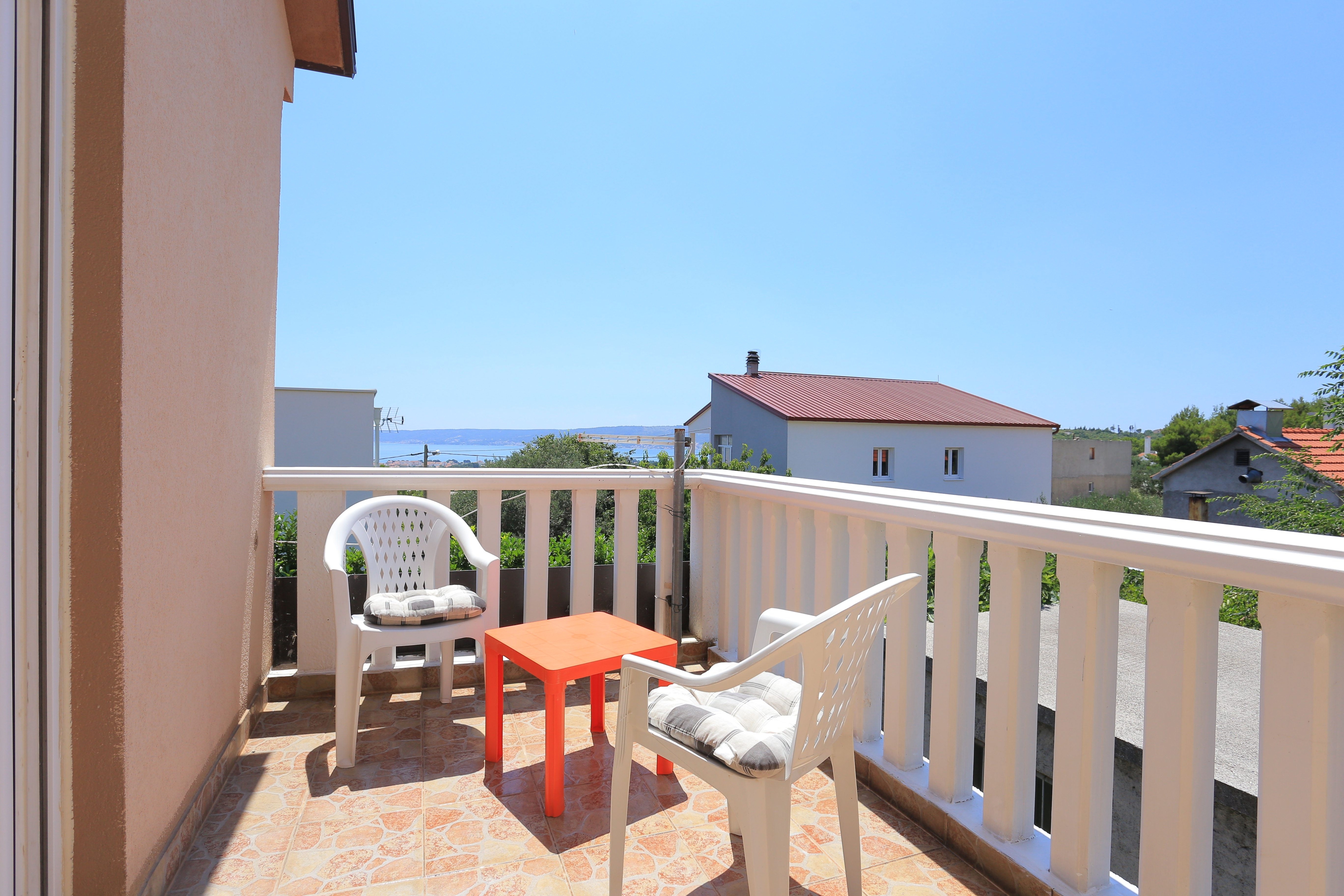 Three bedroom house with terrace and sea view Kaštel Štafilić, Kaštela  K