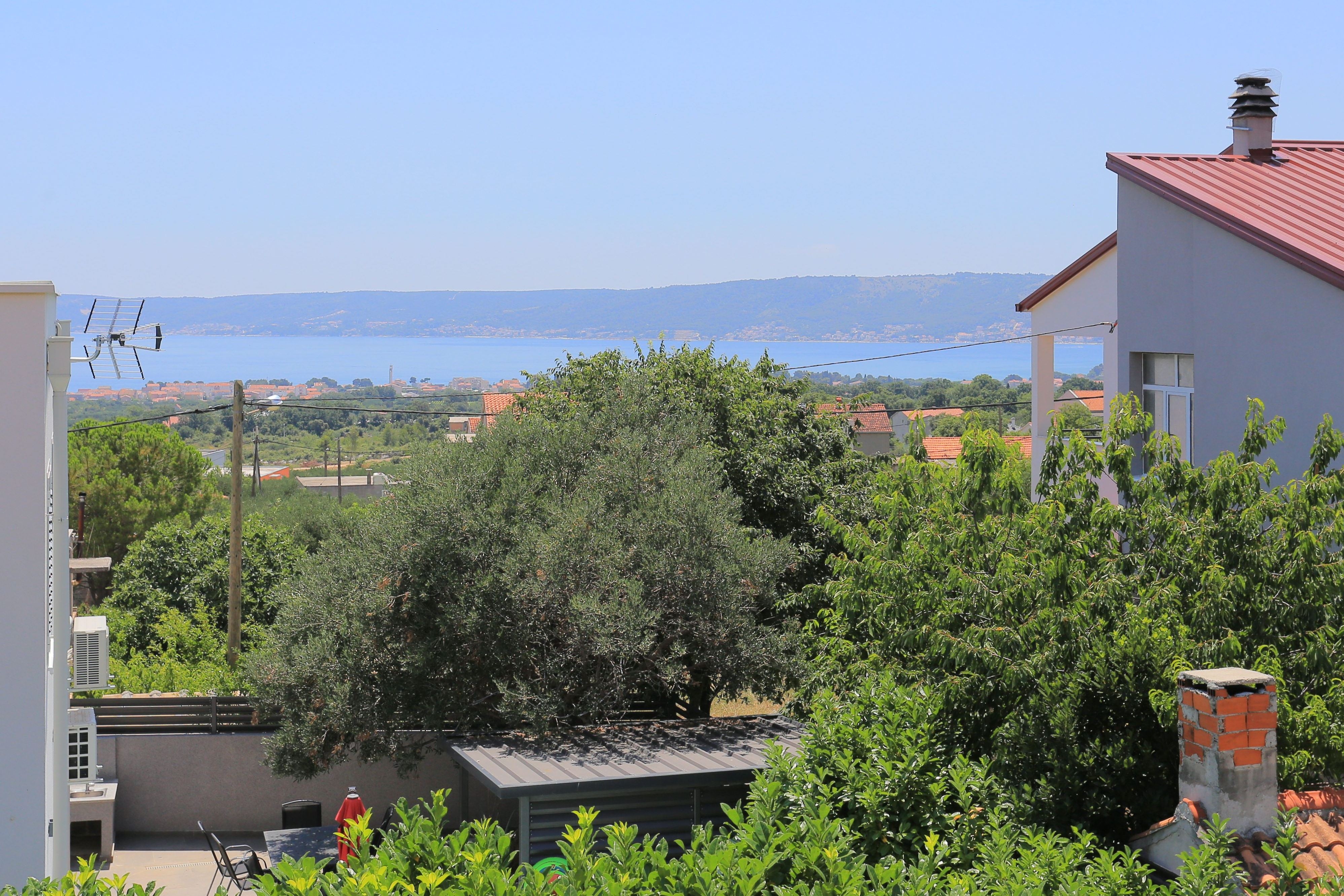 Three bedroom house with terrace and sea view Kaštel Štafilić, Kaštela  K