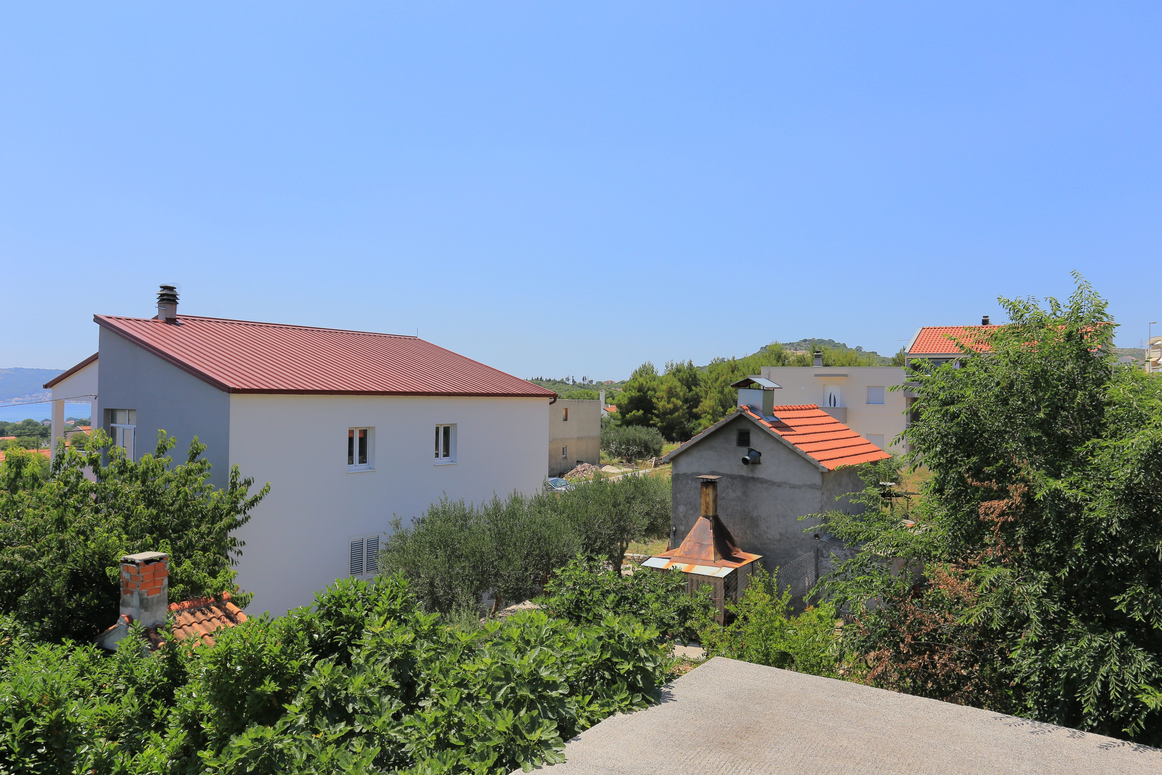 Three bedroom house with terrace and sea view Kaštel Štafilić, Kaštela  K