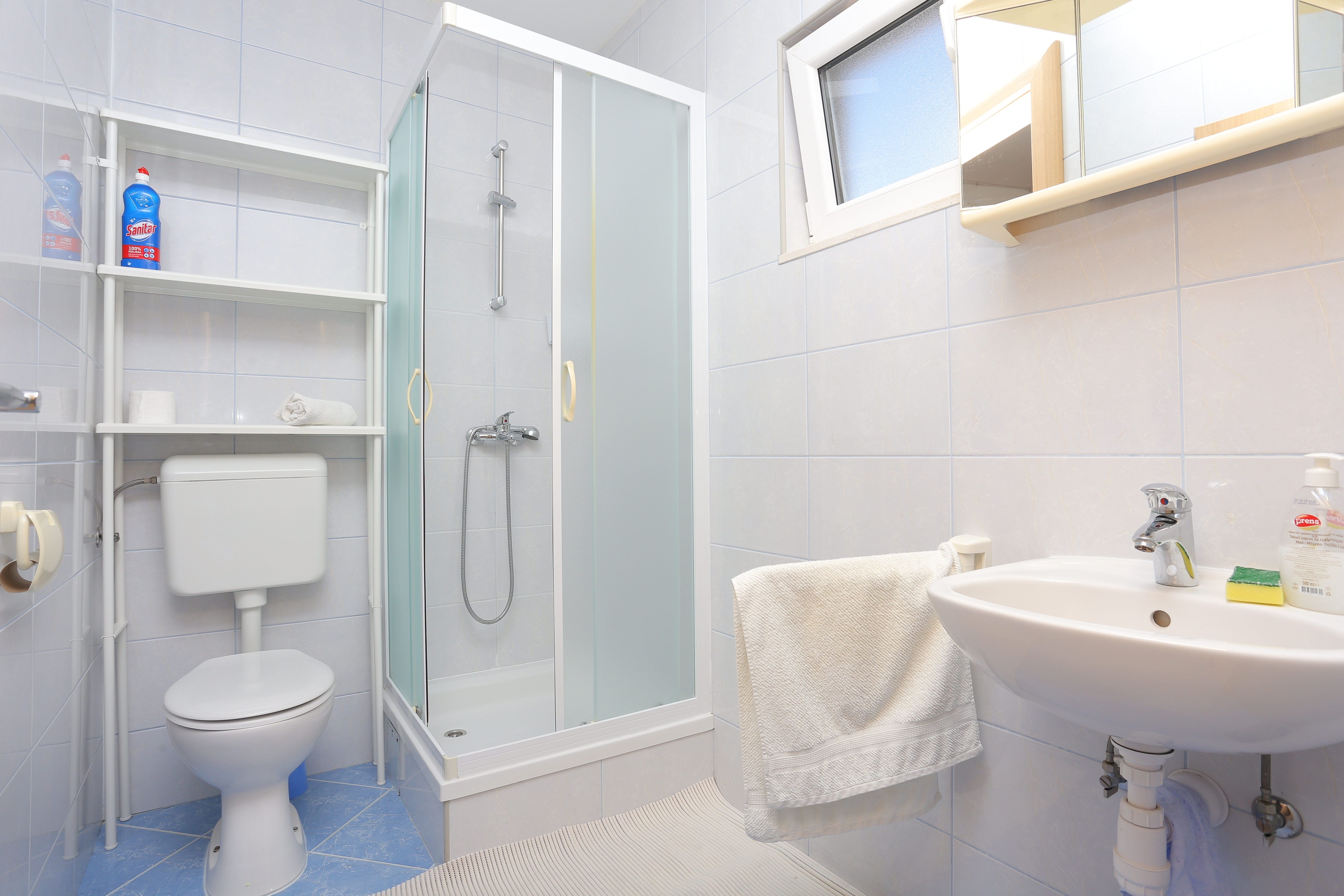 Three bedroom house with terrace and sea view Kaštel Štafilić, Kaštela  K
