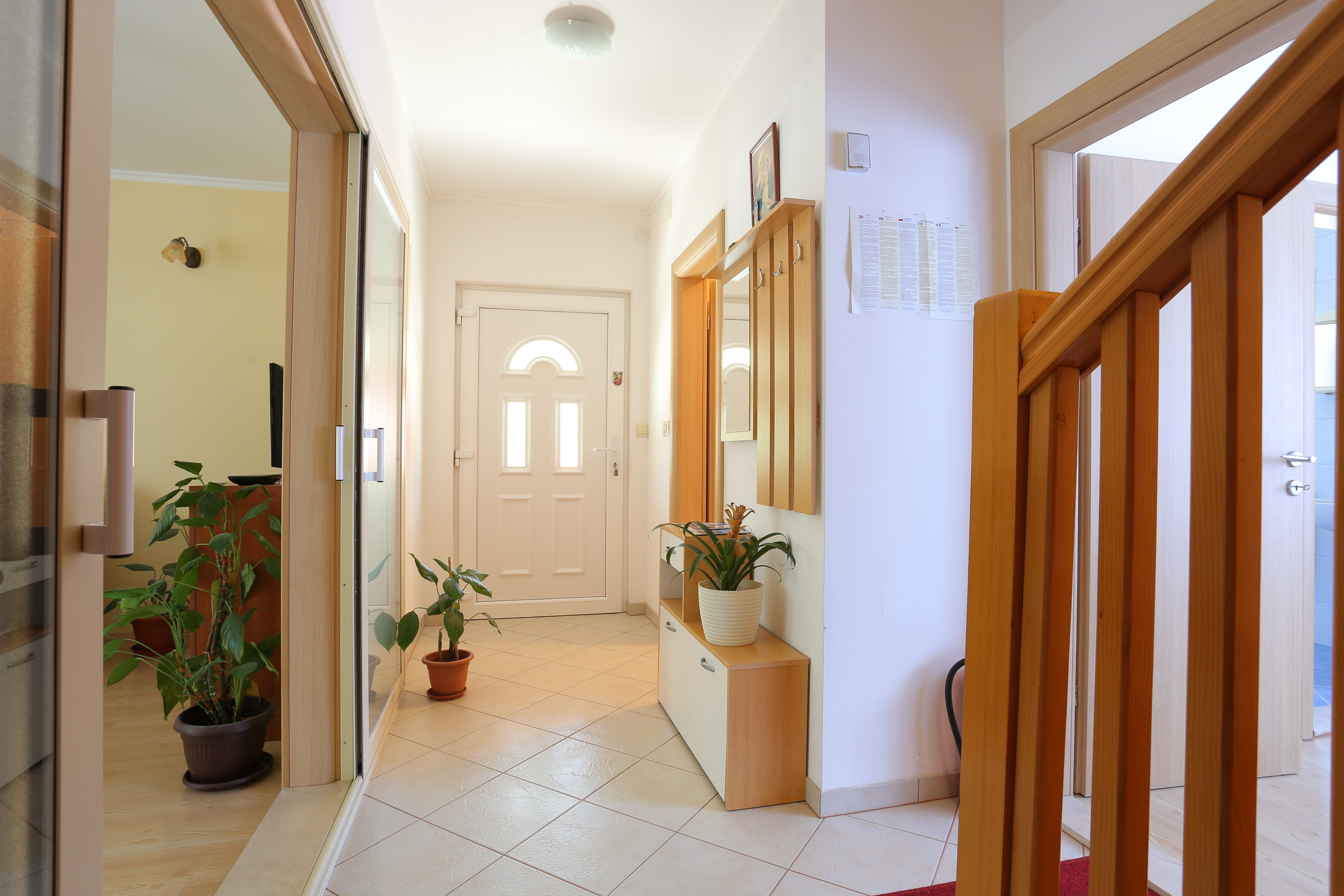 Three bedroom house with terrace and sea view Kaštel Štafilić, Kaštela  K