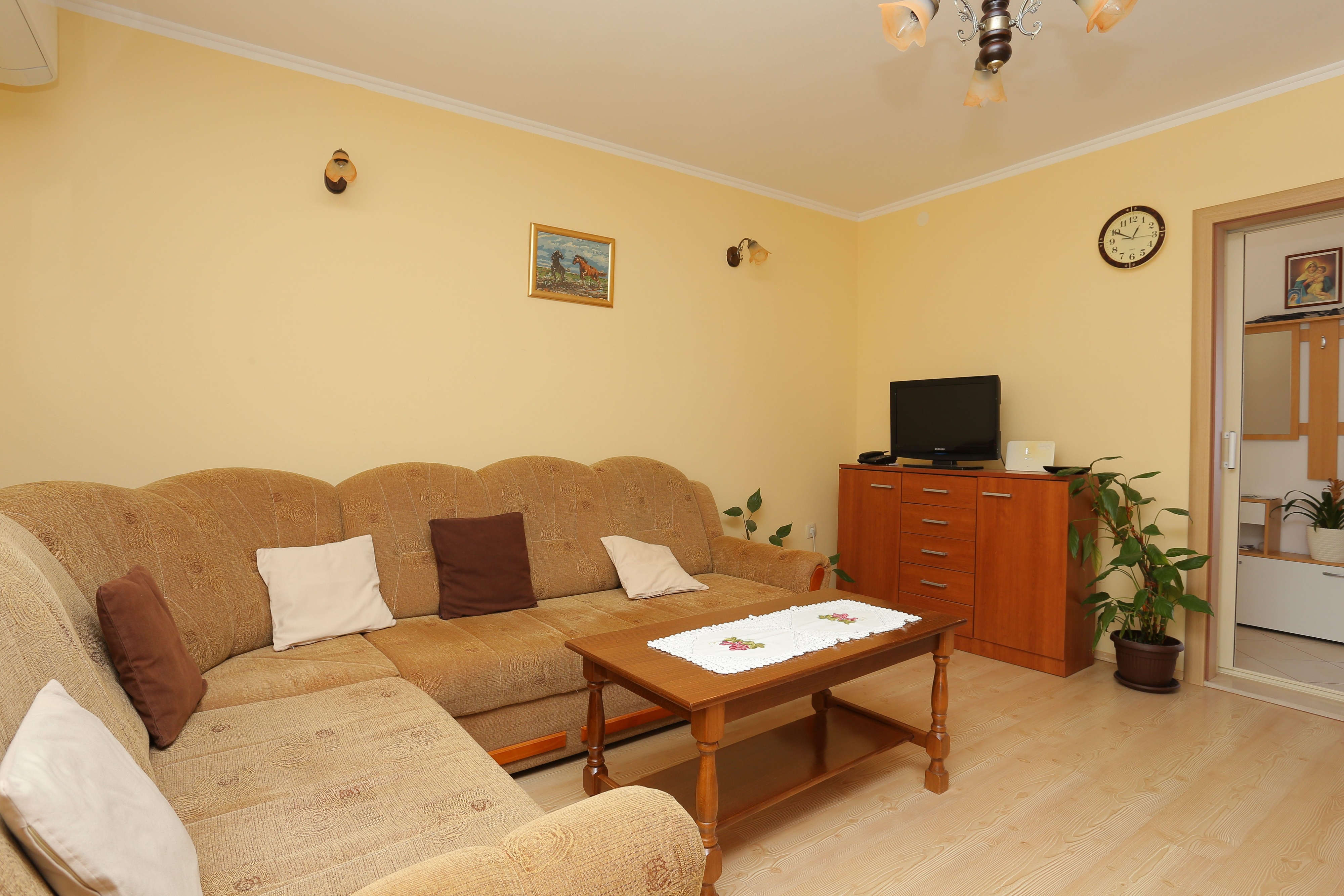 Three bedroom house with terrace and sea view Kaštel Štafilić, Kaštela (K-21506)