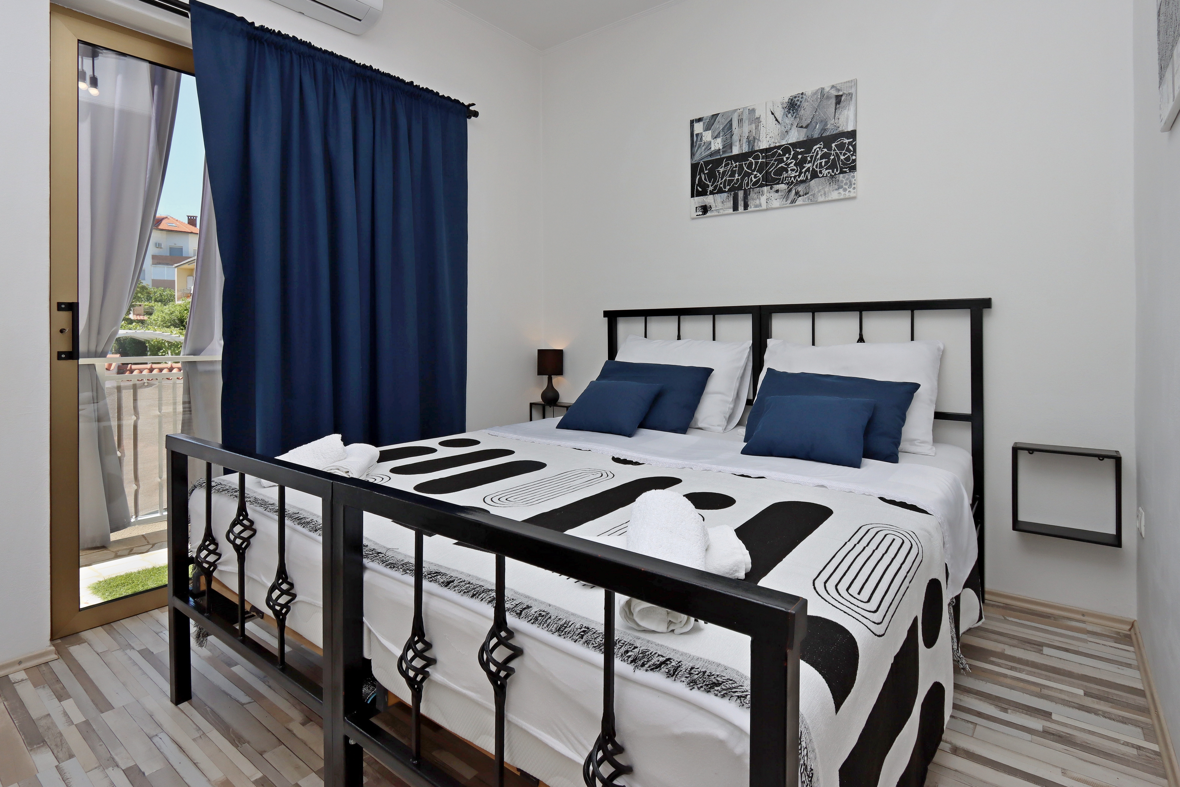 Room with balcony Novi Vinodolski (S-21509-b) Room with balcony Novi Vinodolski (S-21509-b)