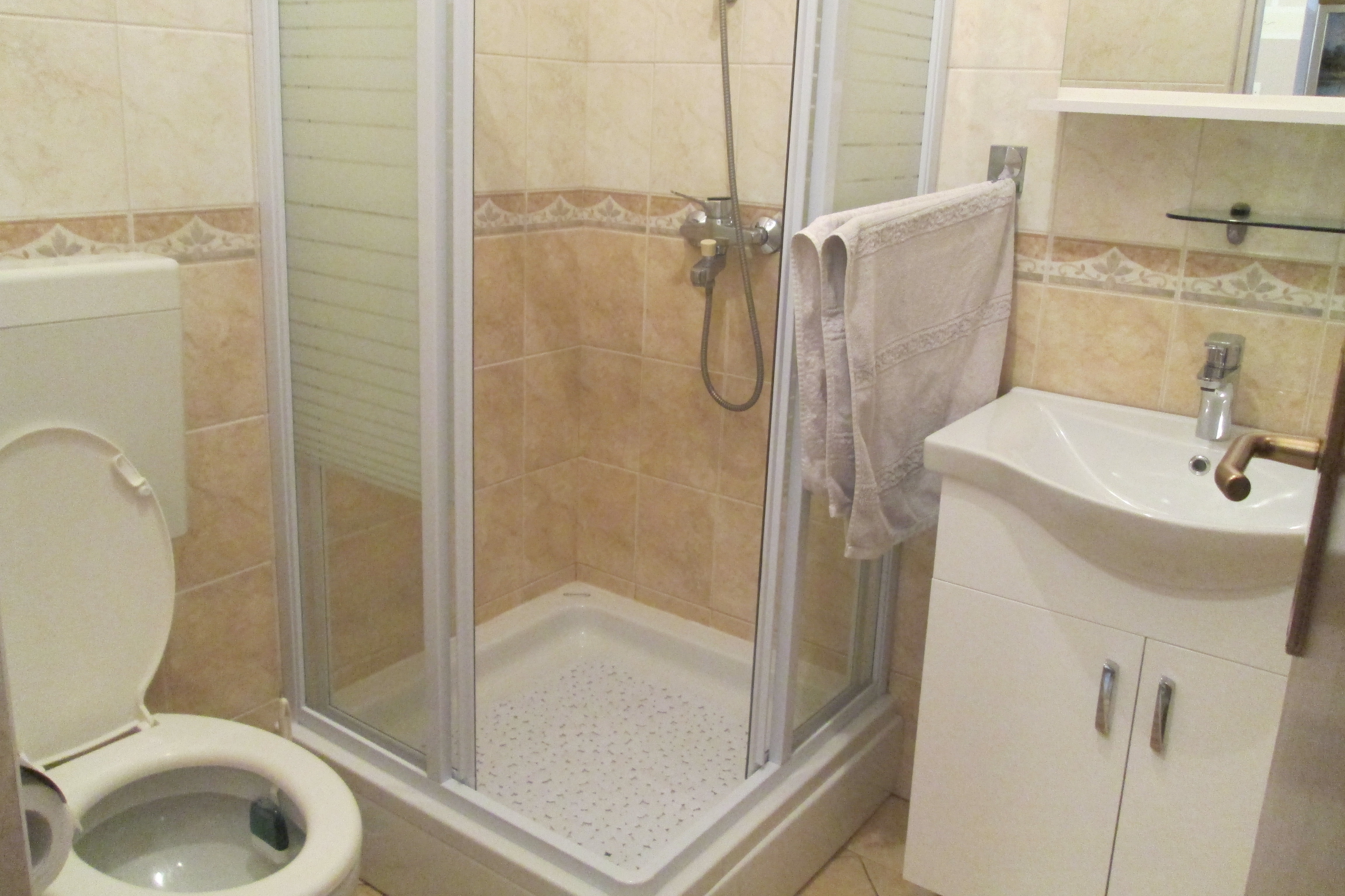 Trosobni apartman s balkonom Vir  A-c