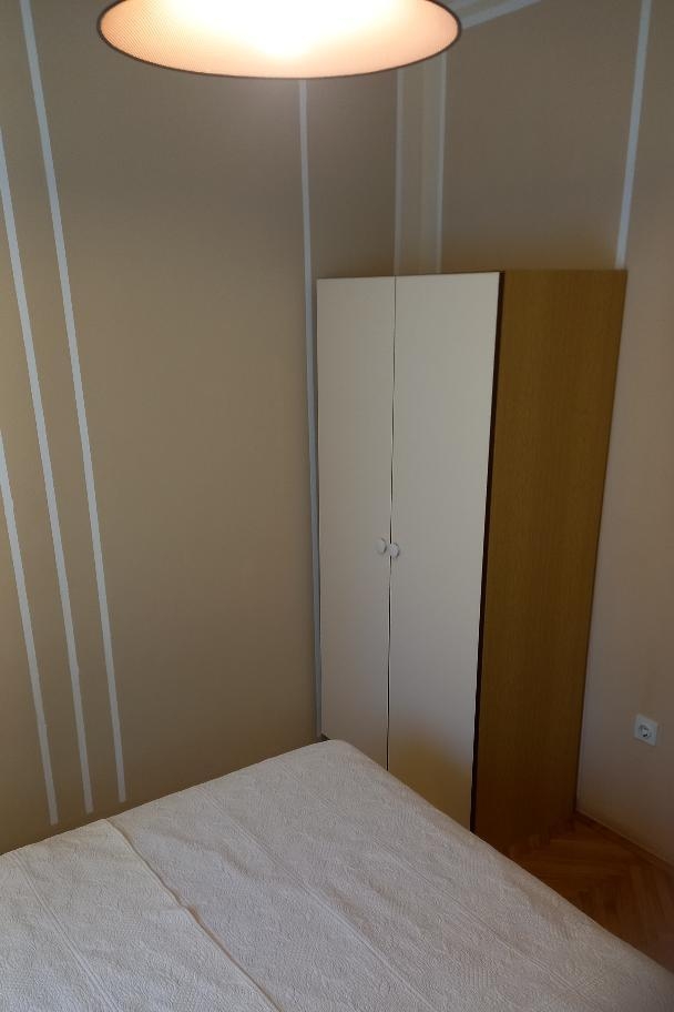 Trosobni apartman s balkonom Vir  A-c