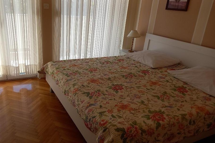 Trosobni apartman s balkonom Vir  A-c