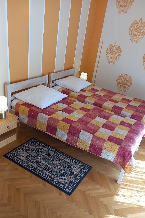 Trosobni apartman s balkonom Vir  A-c