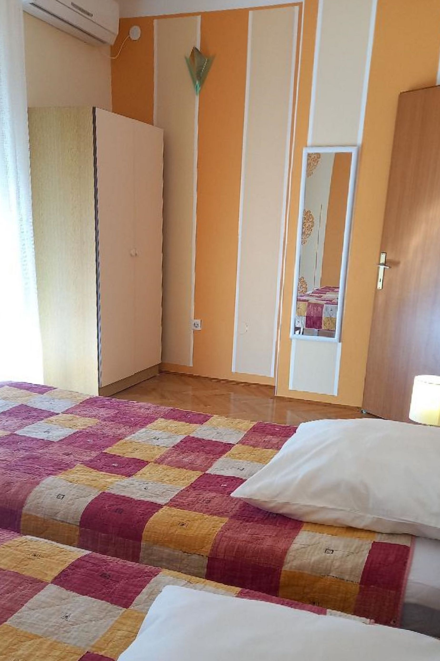 Trosobni apartman s balkonom Vir  A-c