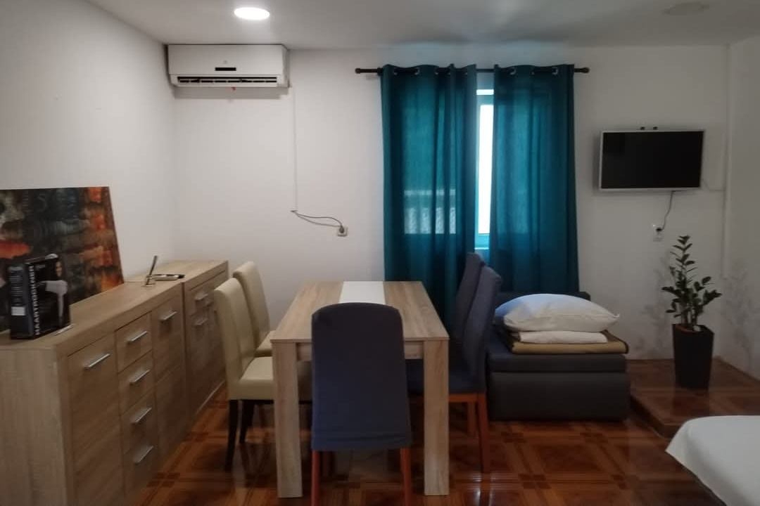 One bedroom apartment with air-conditioning Gornji Karin (Novigrad) (A-21514-c) One bedroom apartment with air-conditioning Gornji Karin (Novigrad) (A-21514-c)