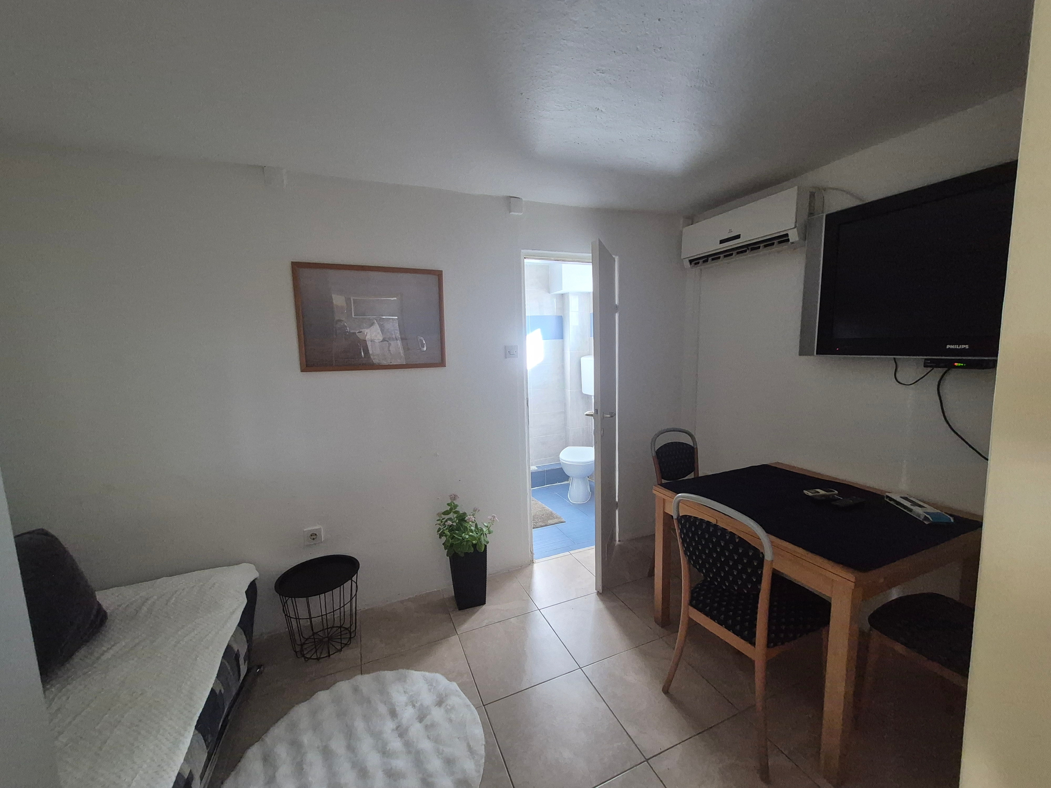 Studio flat with air-conditioning Gornji Karin, Novigrad (AS-21514-a)
