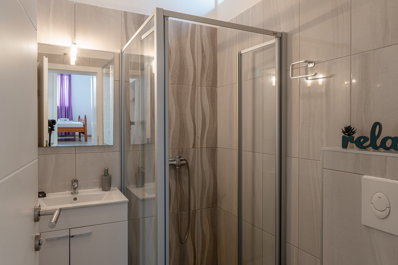 Comfortable and spacious house with terrace Vir  K