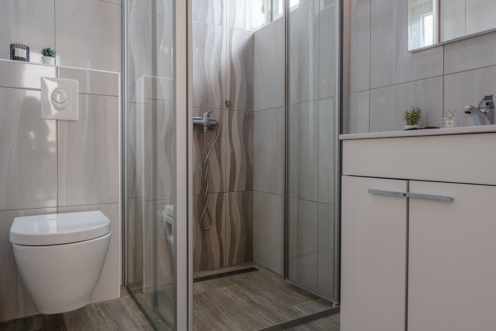 Comfortable and spacious house with terrace Vir  K