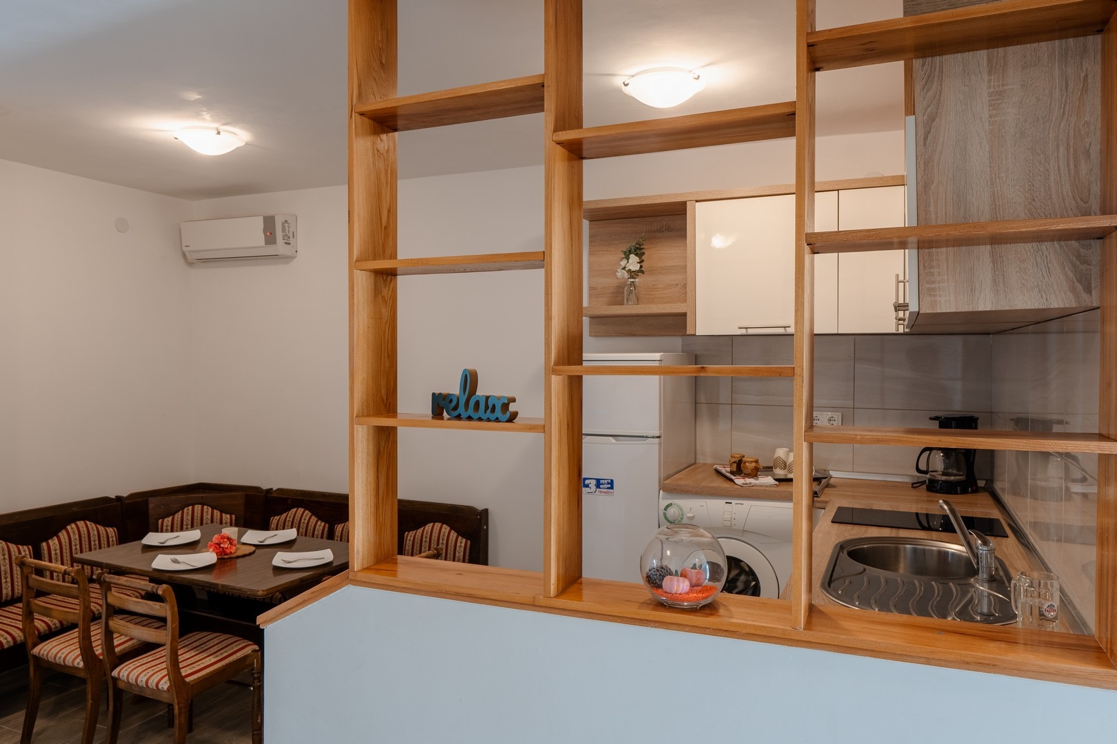 Comfortable and spacious house with terrace Vir  K