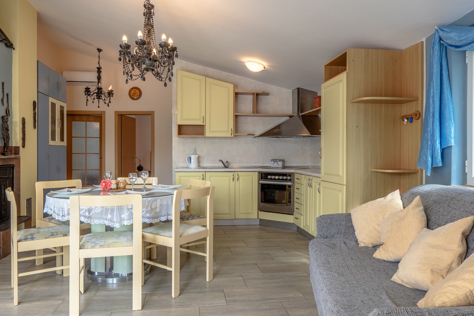 Comfortable and spacious house with terrace Vir  K