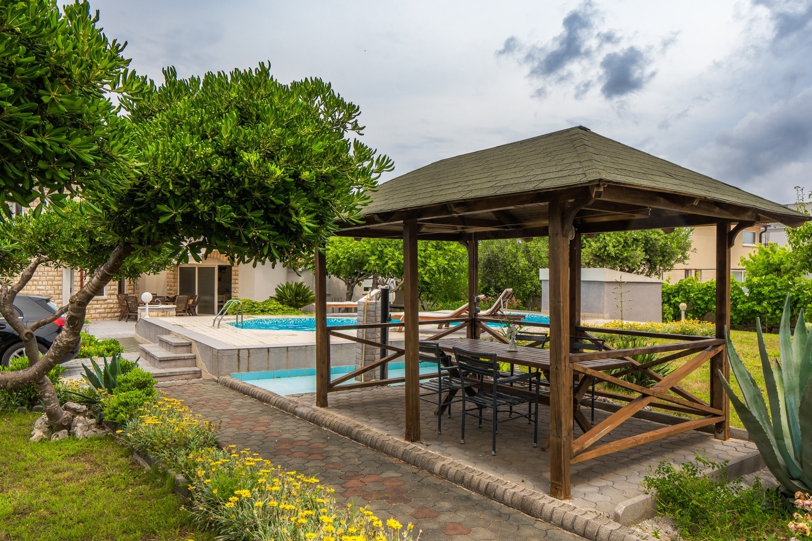 Comfortable and spacious house with terrace Vir  K