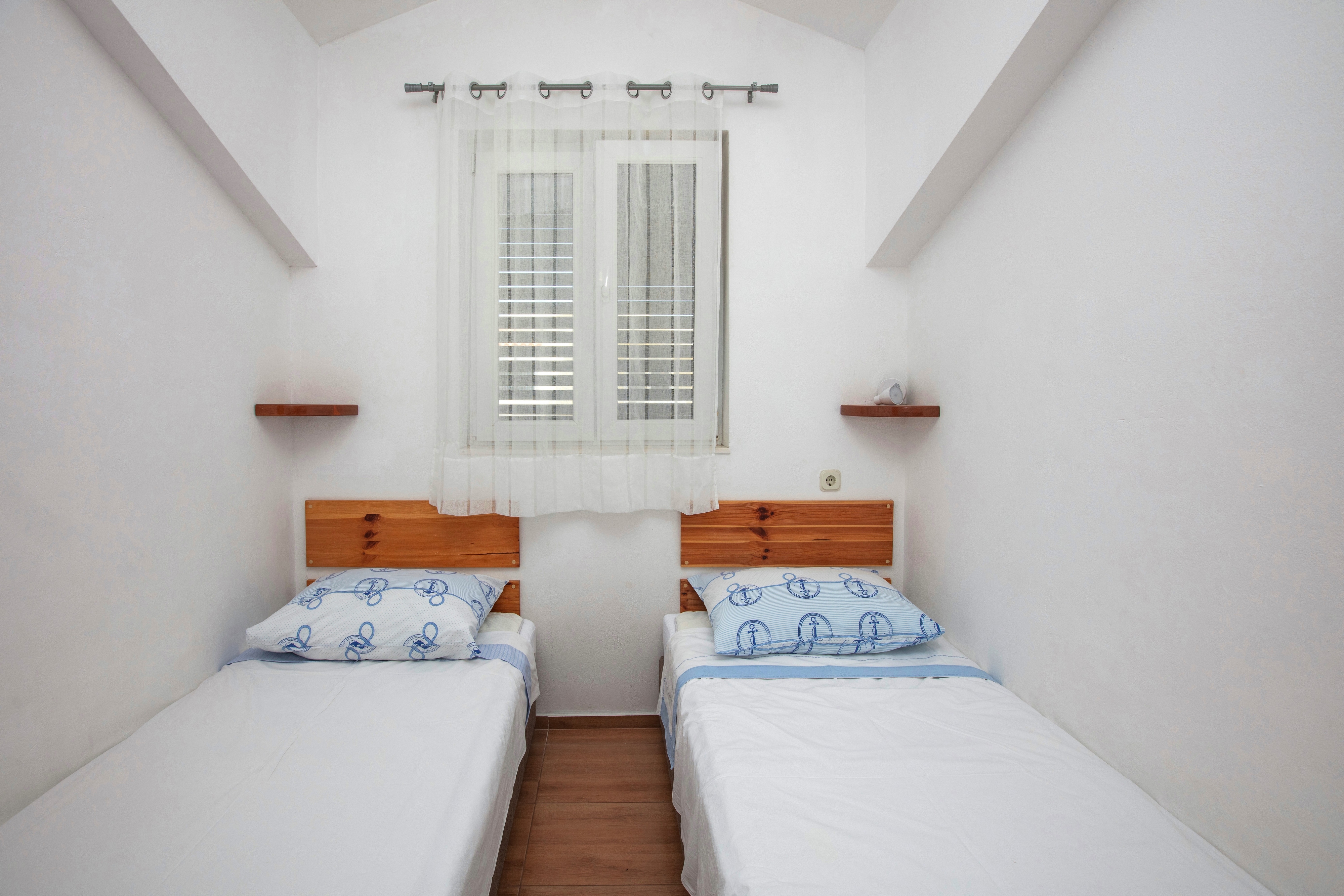 Two bedroom apartment with terrace Ražanj, Rogoznica  A-a