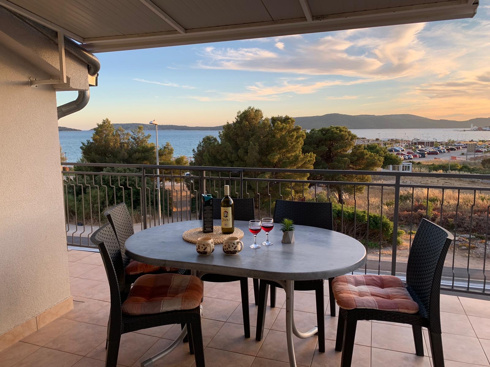 Two bedroom apartment with terrace and sea view Brodarica, Šibenik  A-a