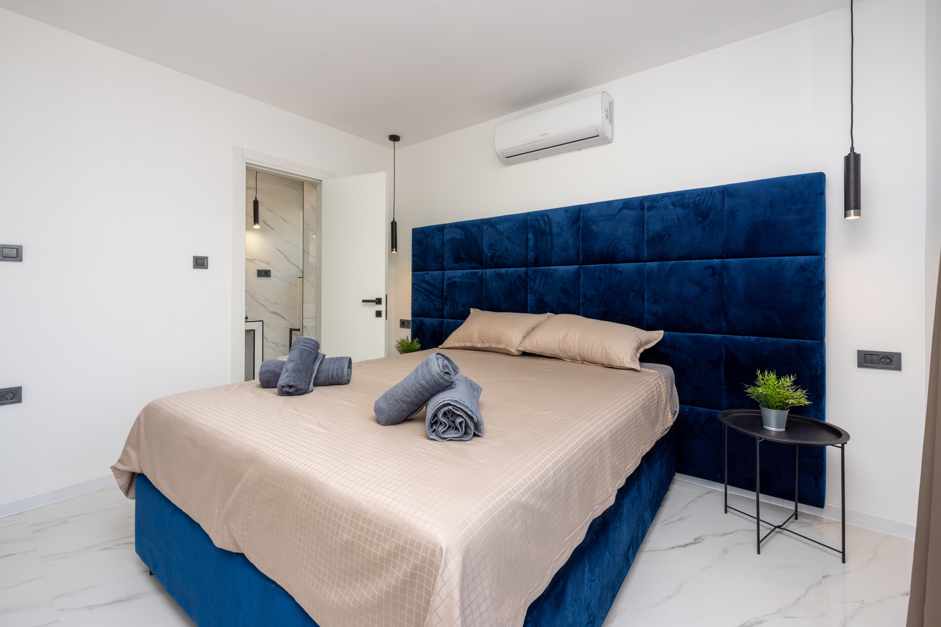 Four bedroom house with balcony and sea view Baška, Krk  K