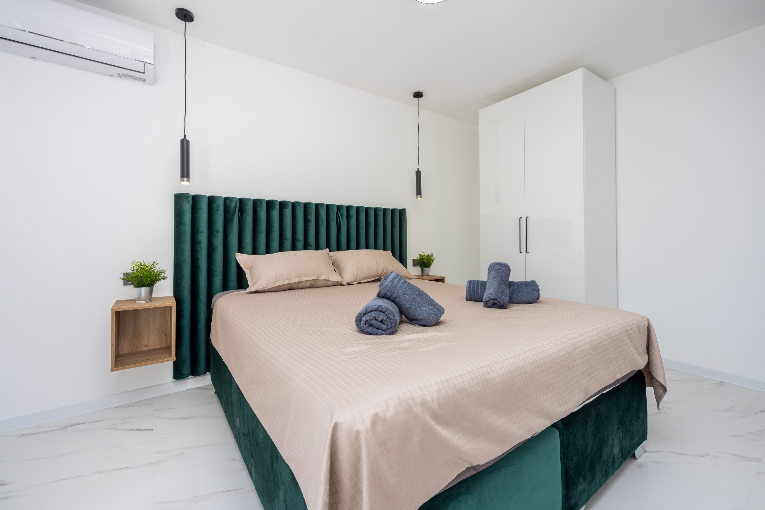 Four bedroom house with balcony and sea view Baška, Krk  K
