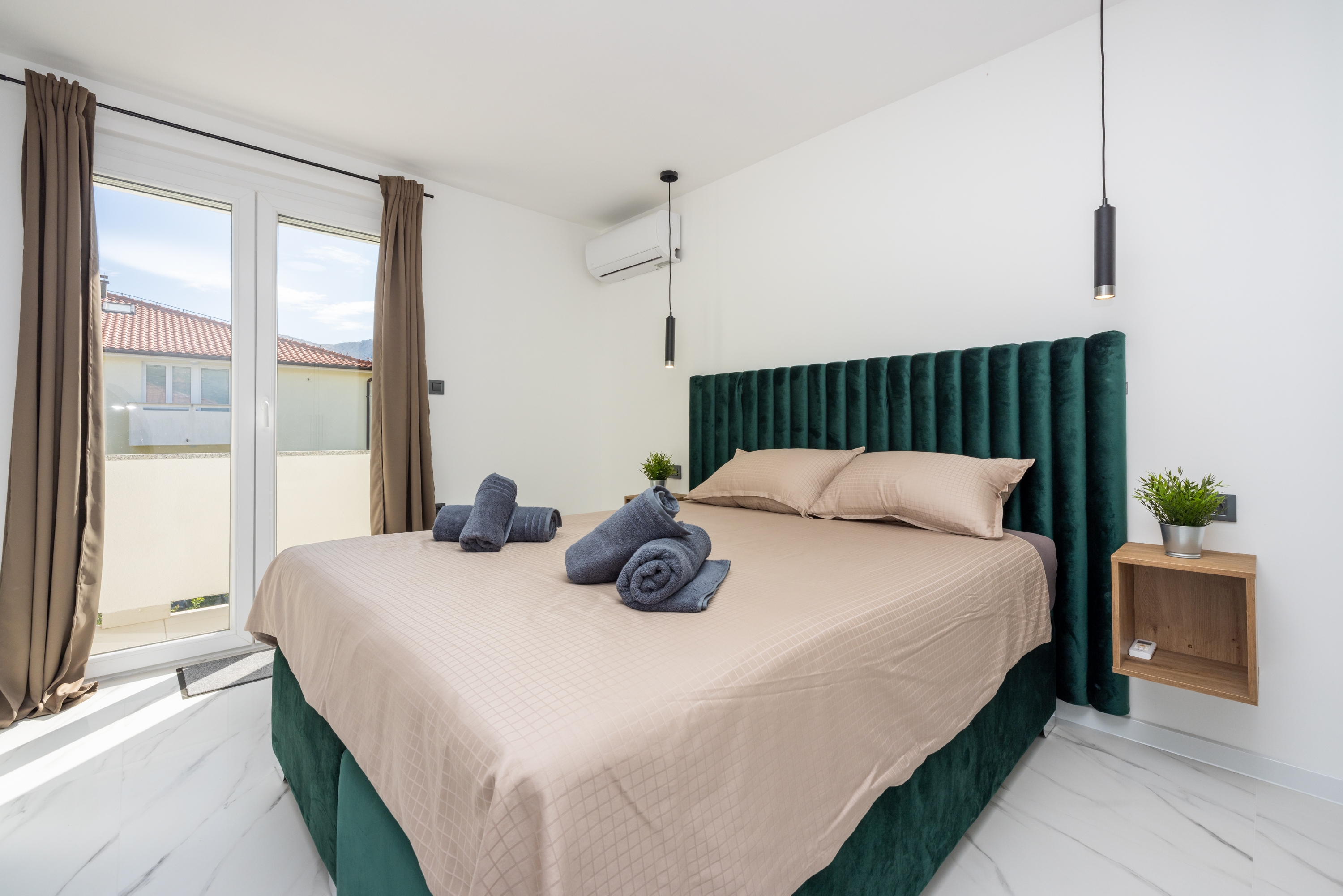 Four bedroom house with balcony and sea view Baška, Krk  K
