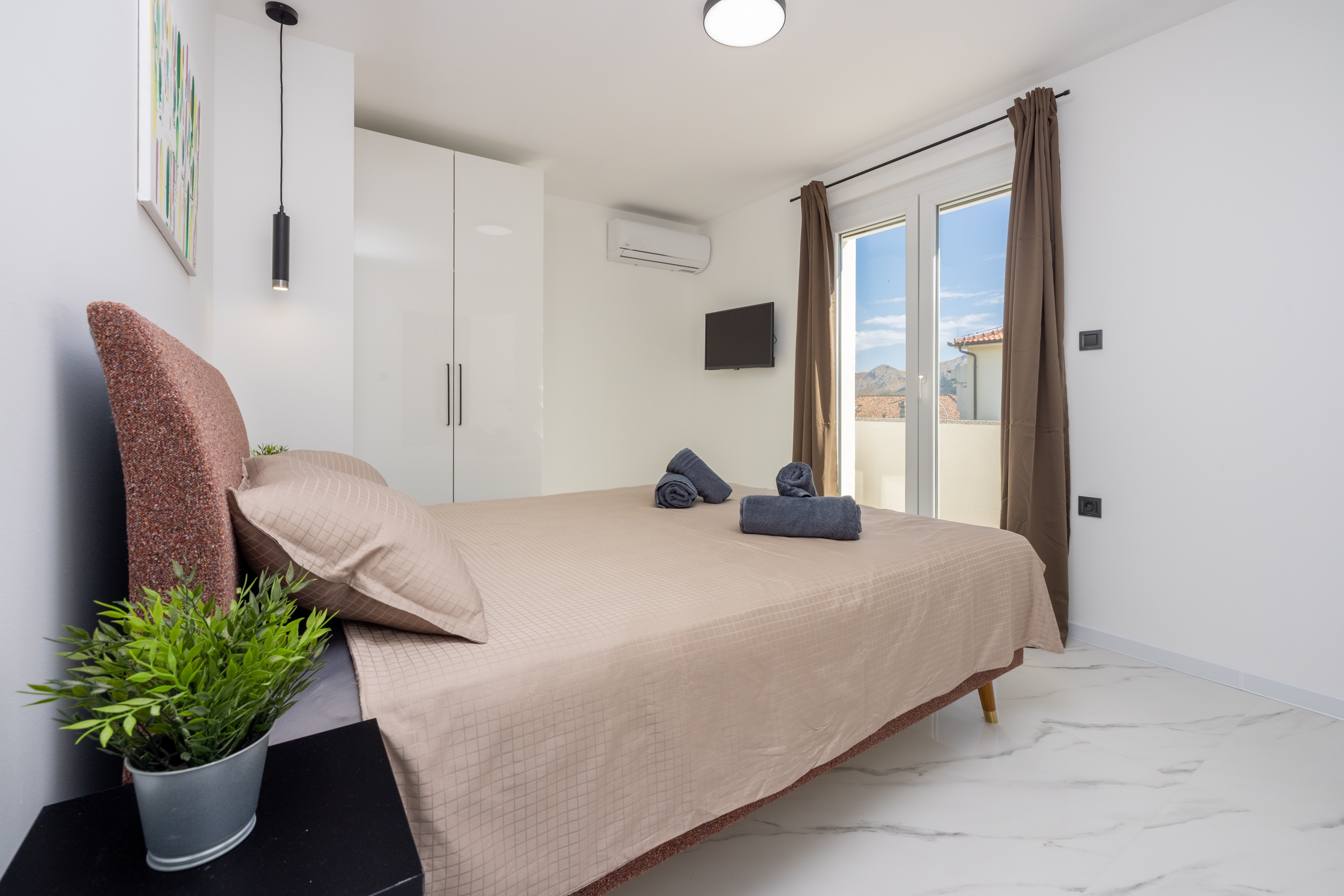 Four bedroom house with balcony and sea view Baška, Krk  K