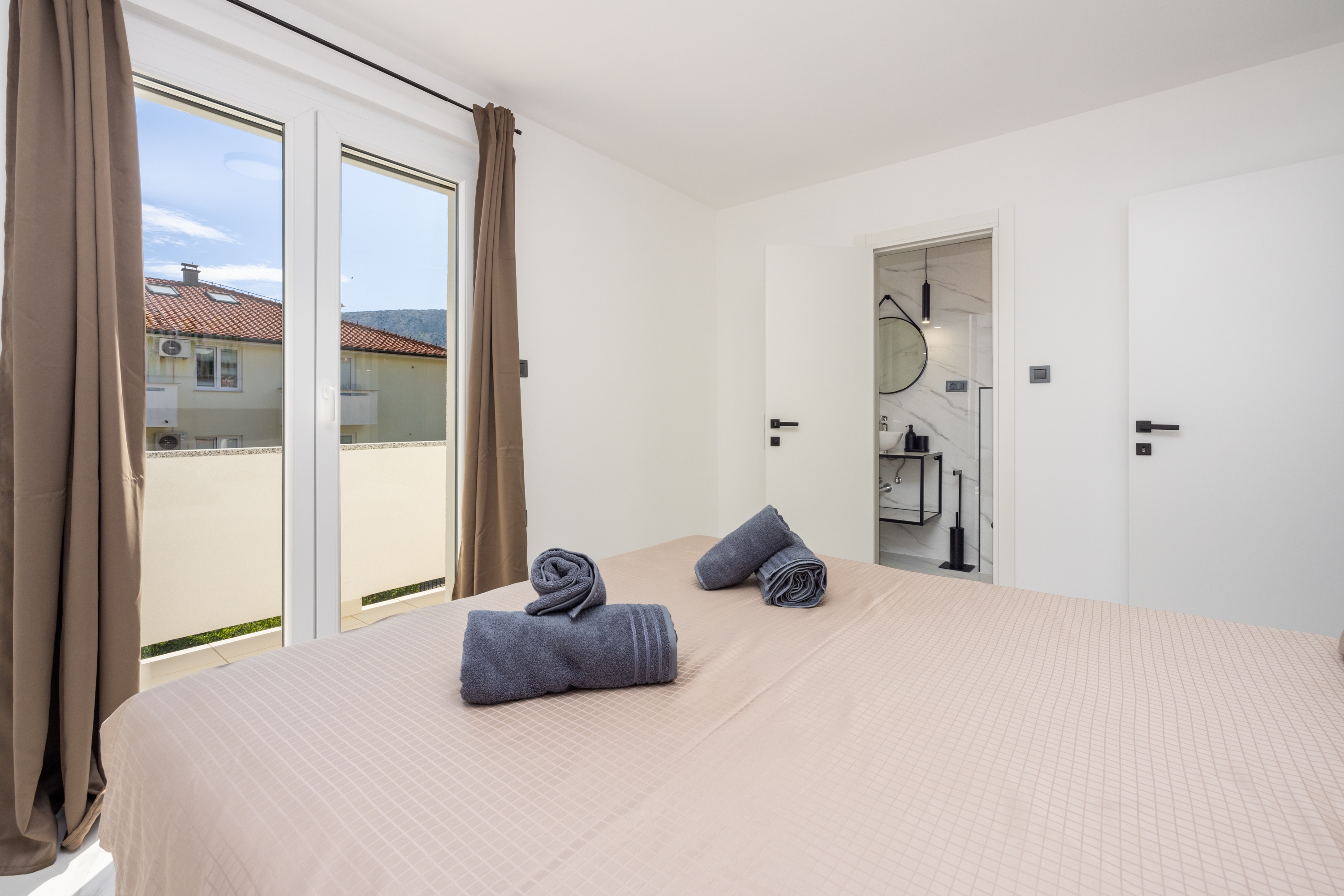Four bedroom house with balcony and sea view Baška, Krk  K