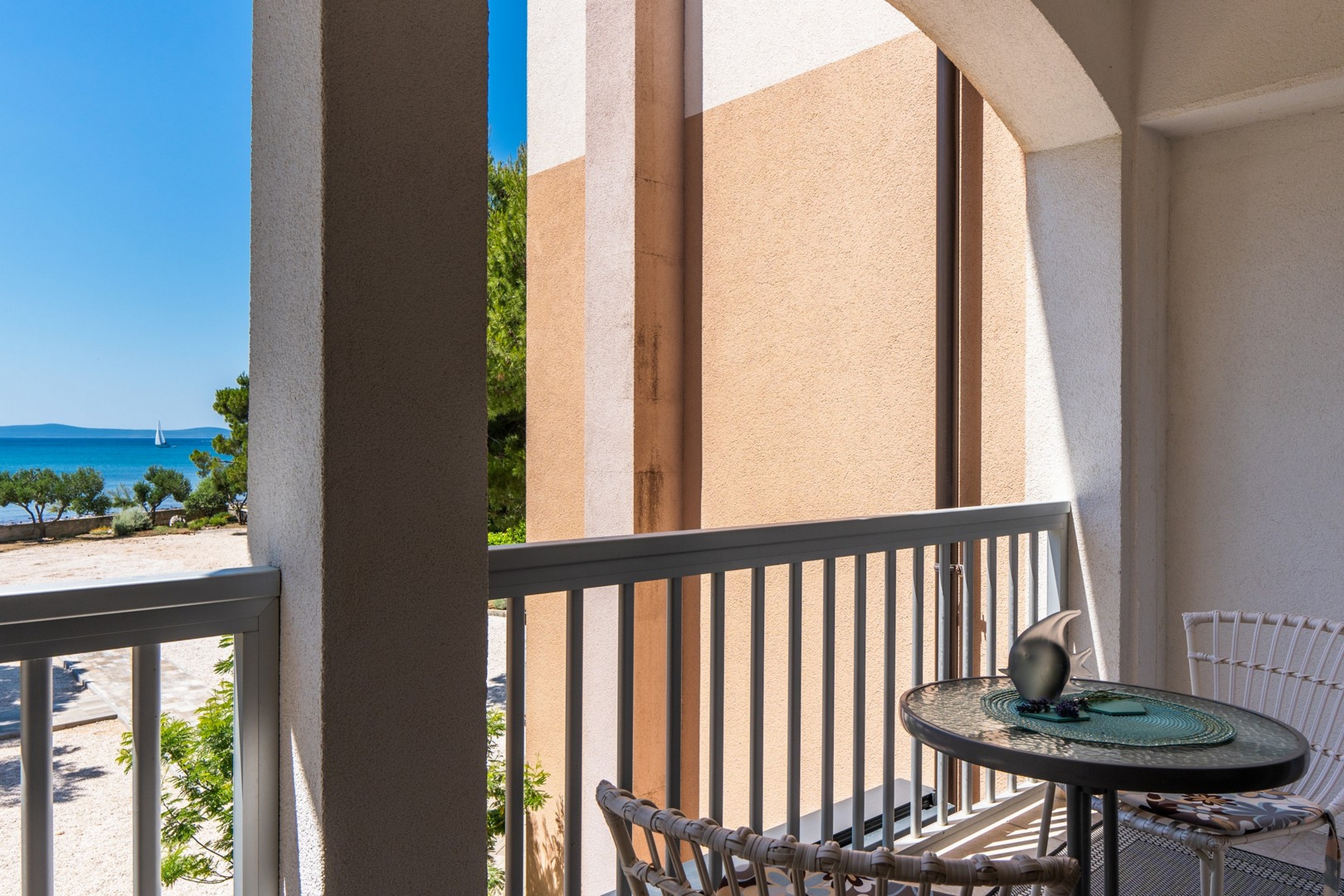Two bedroom apartment with balcony and sea view Vir - Kozjak, Vir  A-a