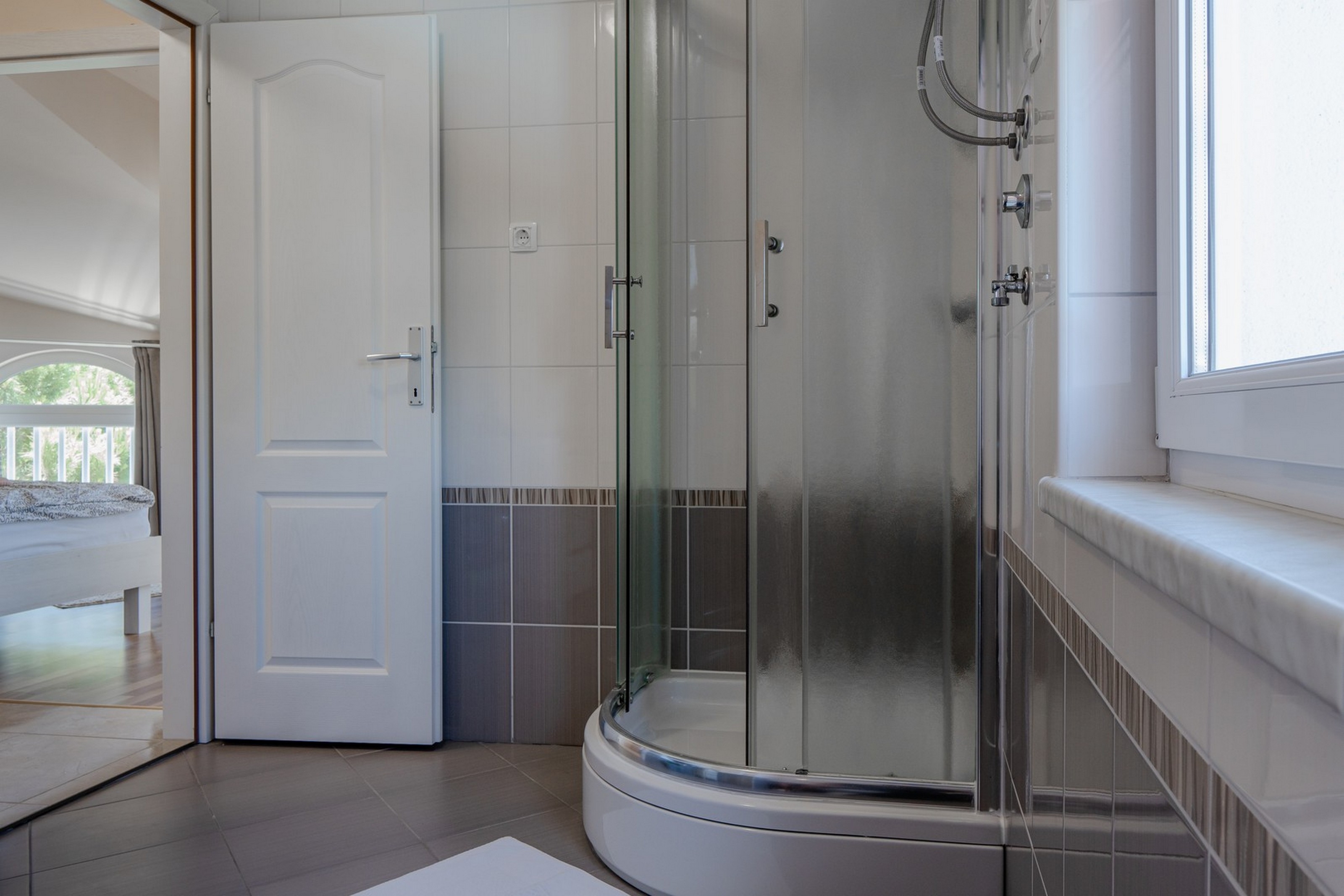 Two bedroom apartment with balcony and sea view Vir - Kozjak, Vir  A-a