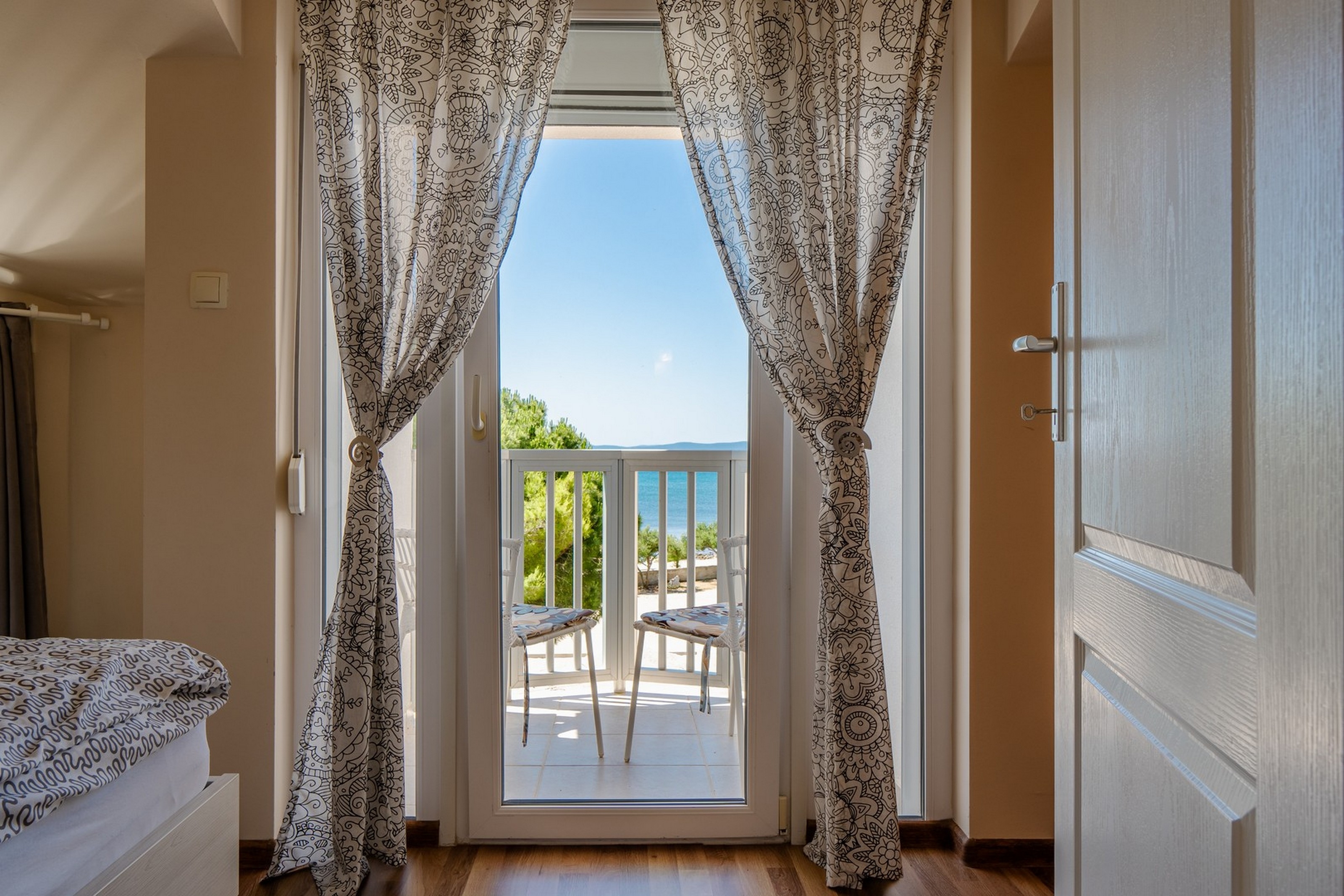 Two bedroom apartment with balcony and sea view Vir - Kozjak, Vir  A-a