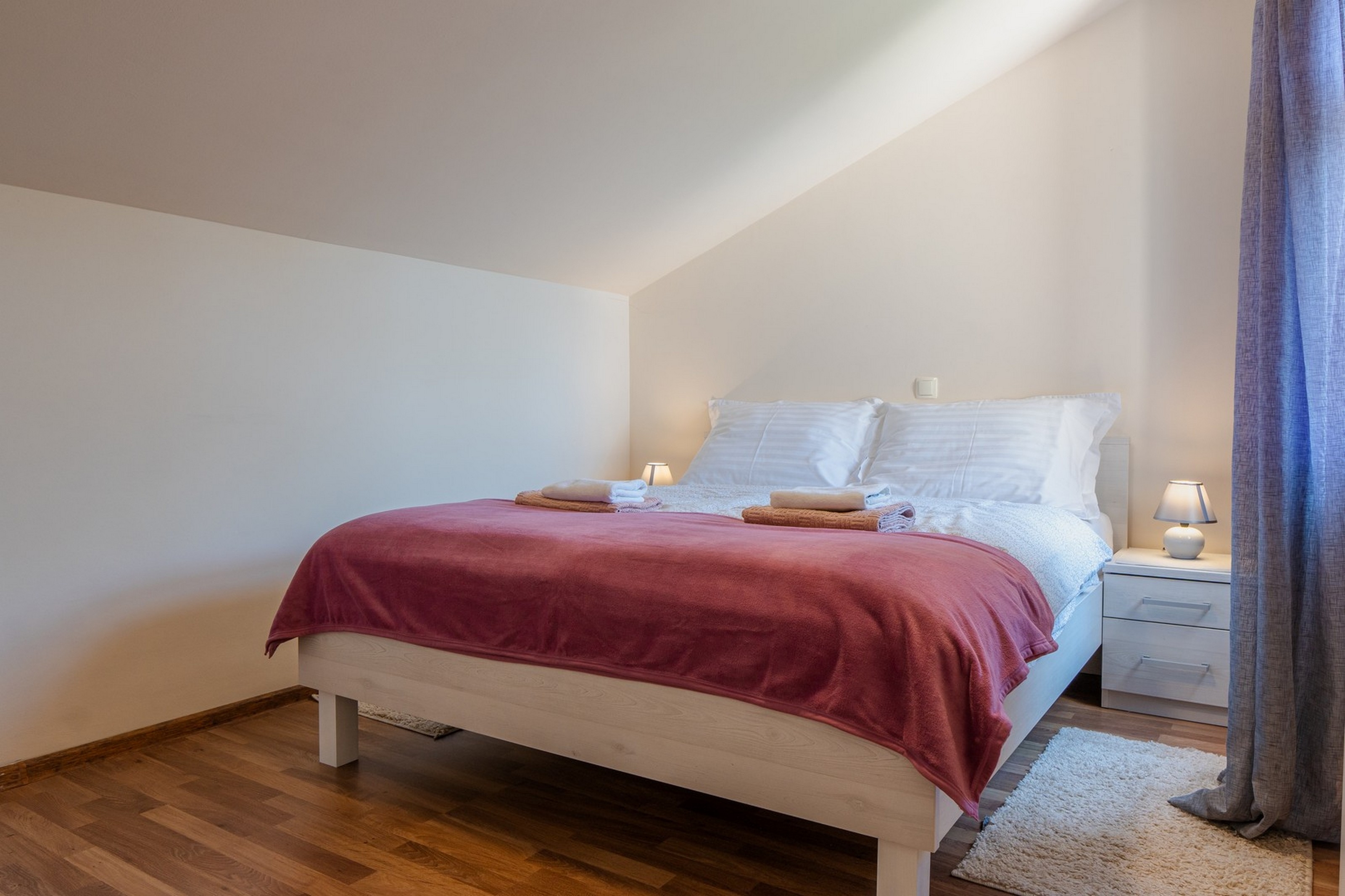 Two bedroom apartment with balcony and sea view Vir - Kozjak, Vir  A-a