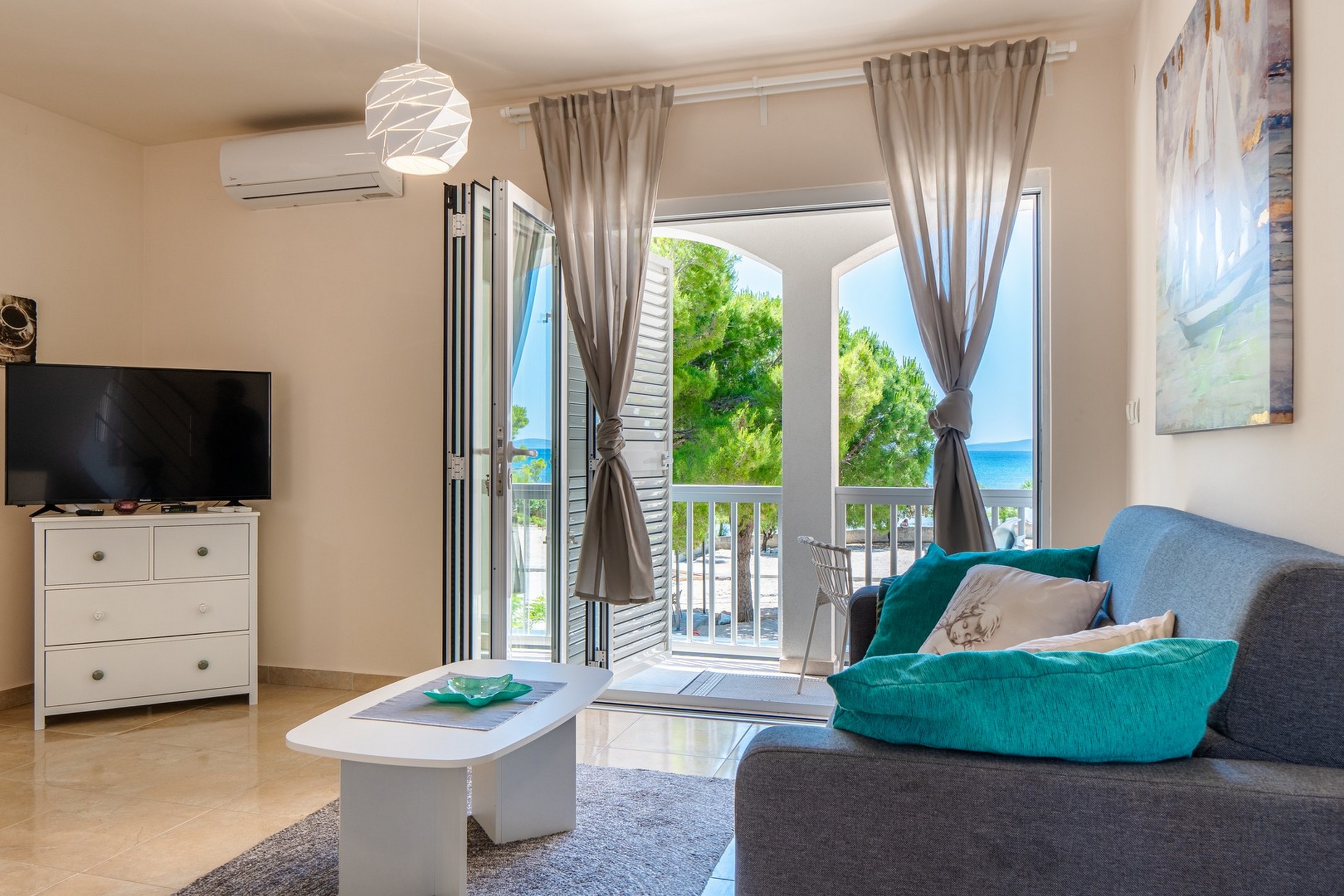 Two bedroom apartment with balcony and sea view Vir - Kozjak, Vir (A-21540-a)