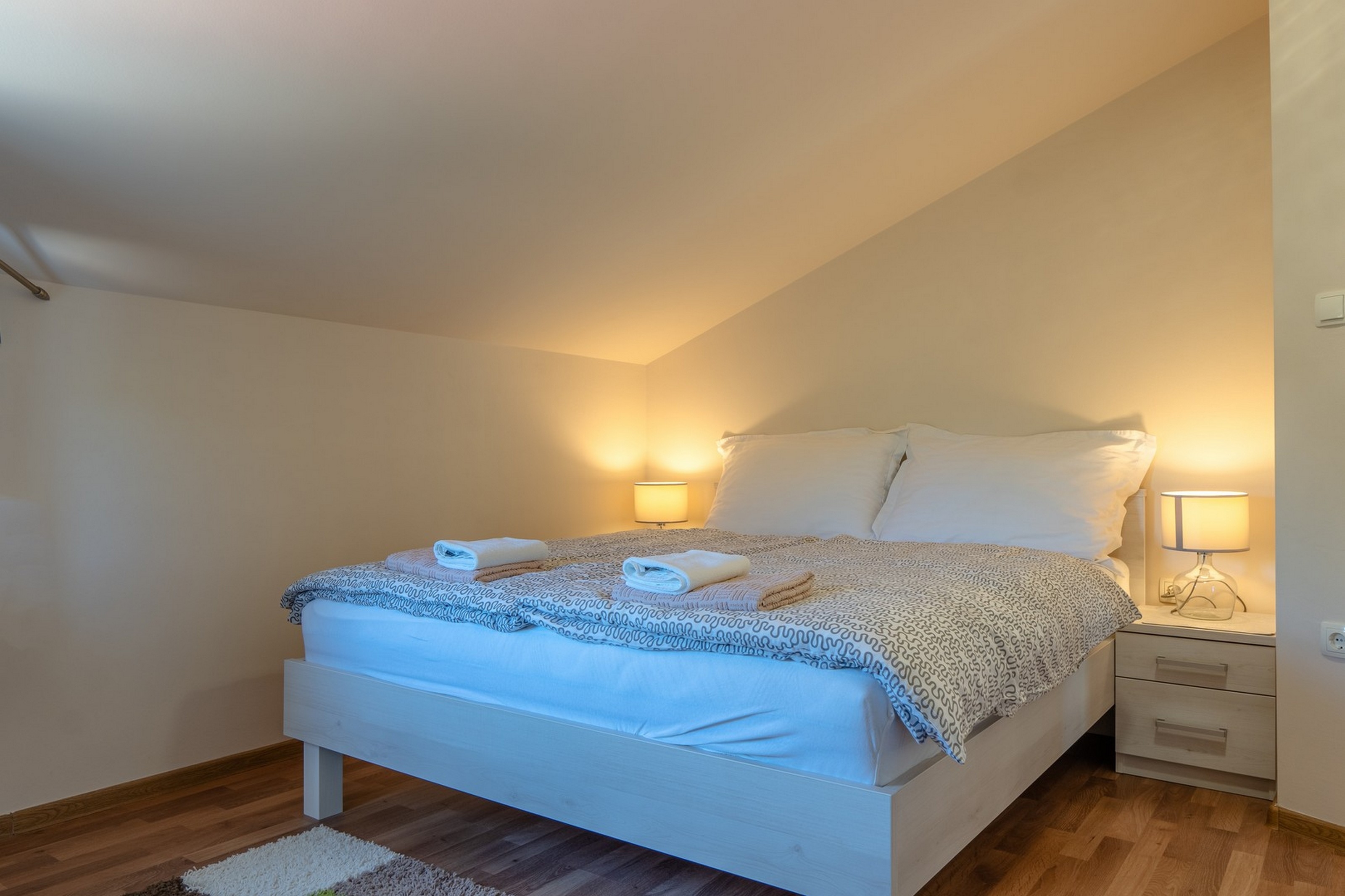Three bedroom apartment with terrace and sea view Vir - Kozjak, Vir  A-b
