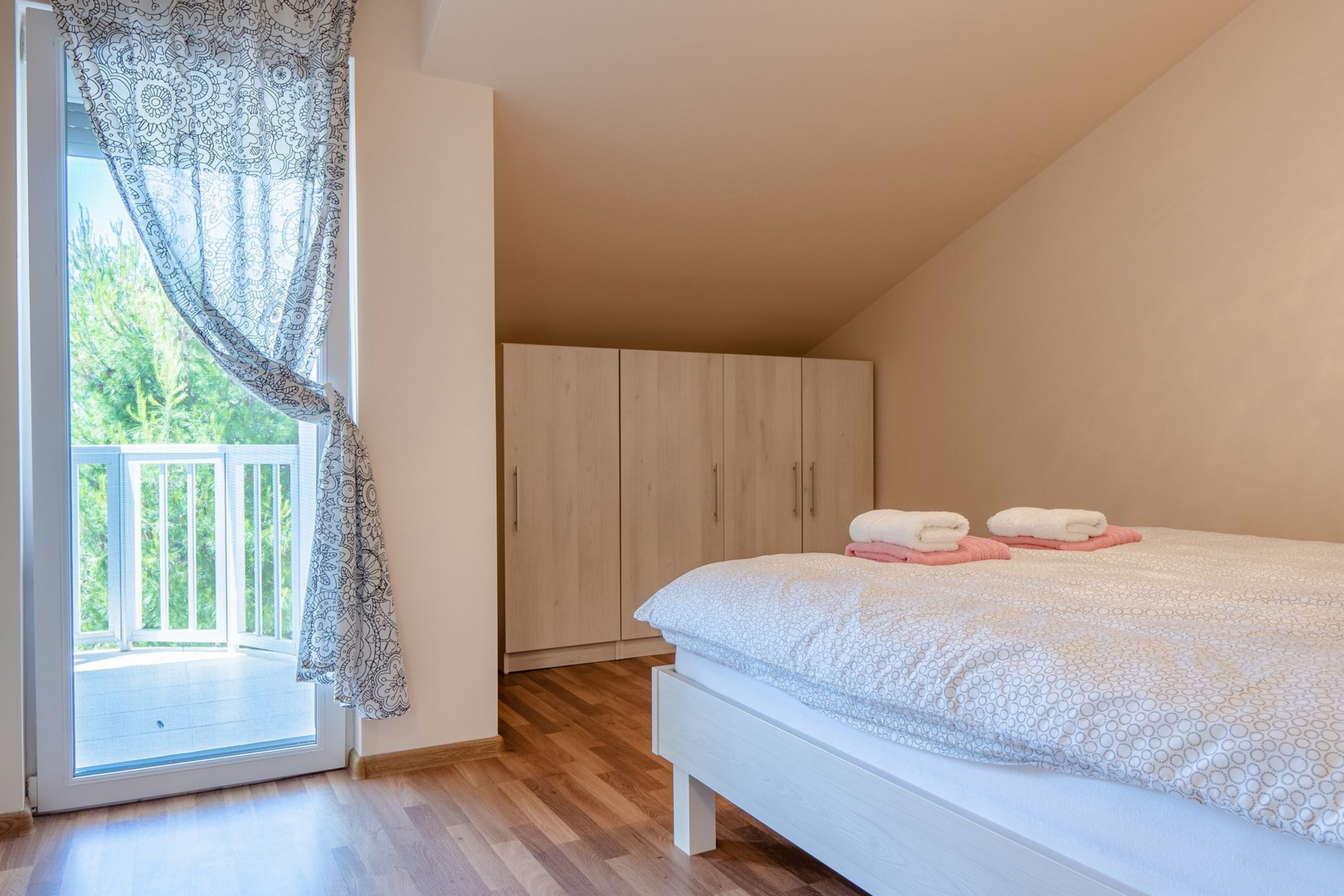 Three bedroom apartment with terrace and sea view Vir - Kozjak, Vir  A-b