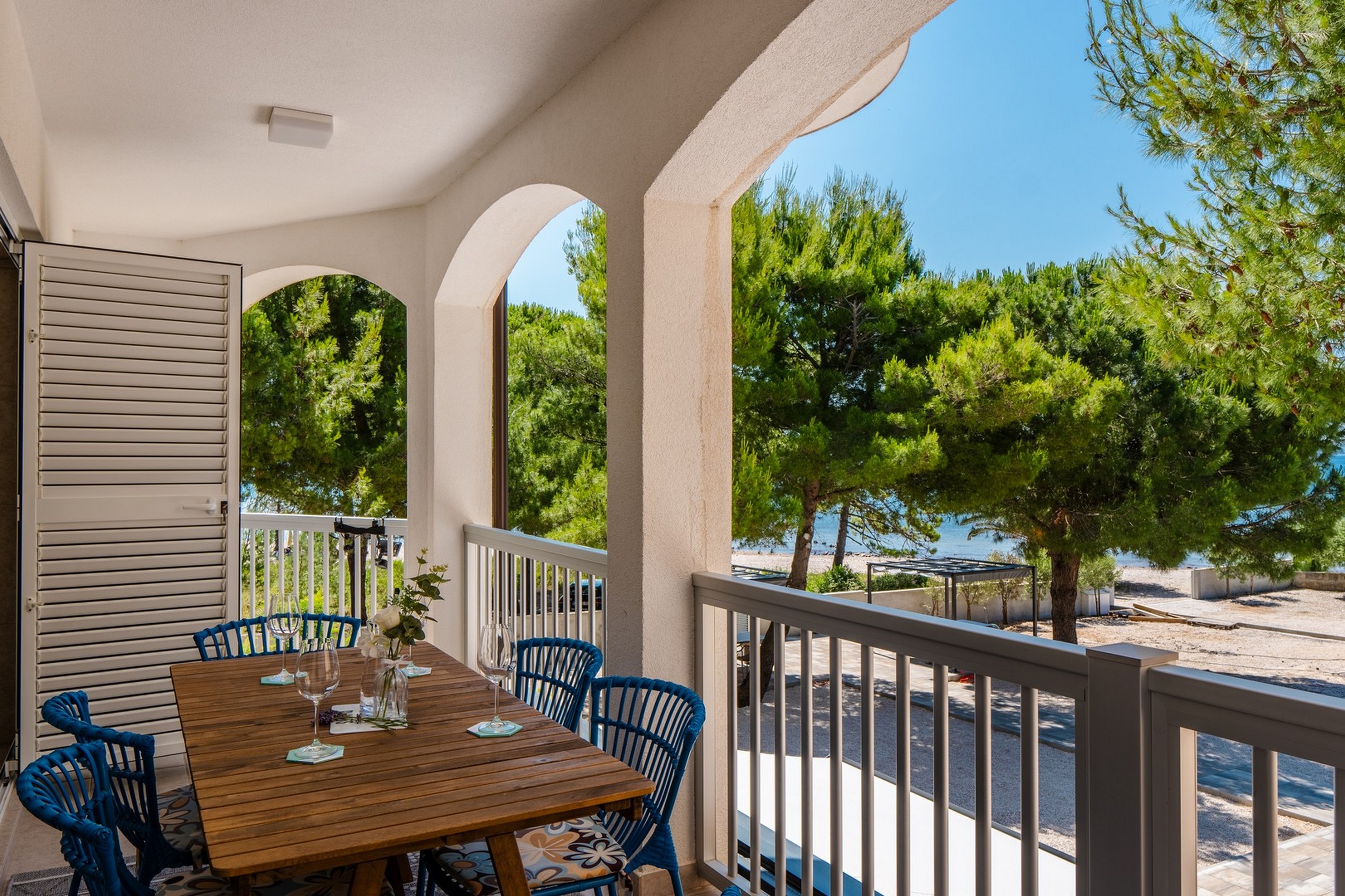 Three bedroom apartment with terrace and sea view Vir - Kozjak, Vir  A-b