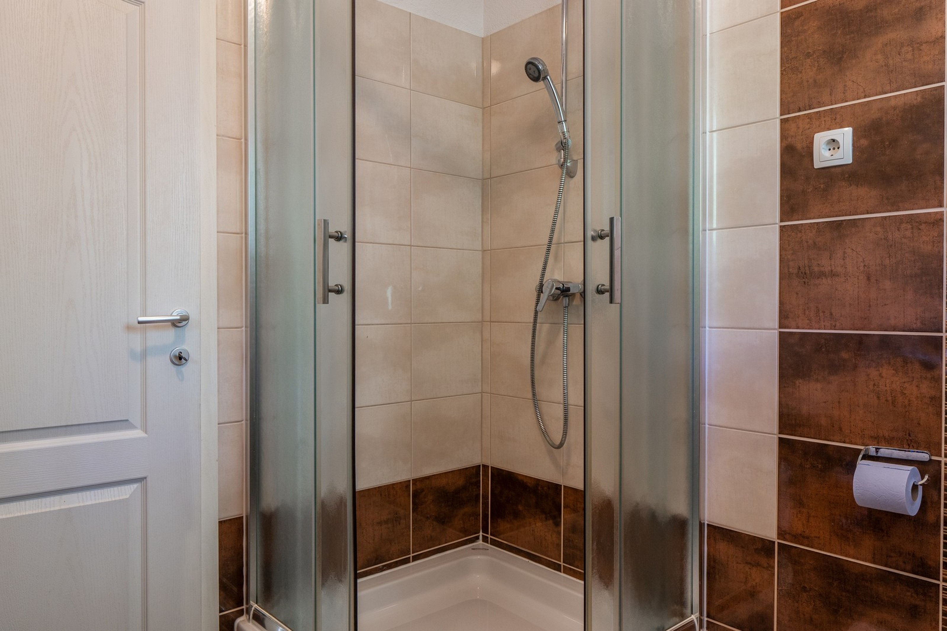 Two bedroom apartment with terrace and sea view Vir - Kozjak, Vir  A-d