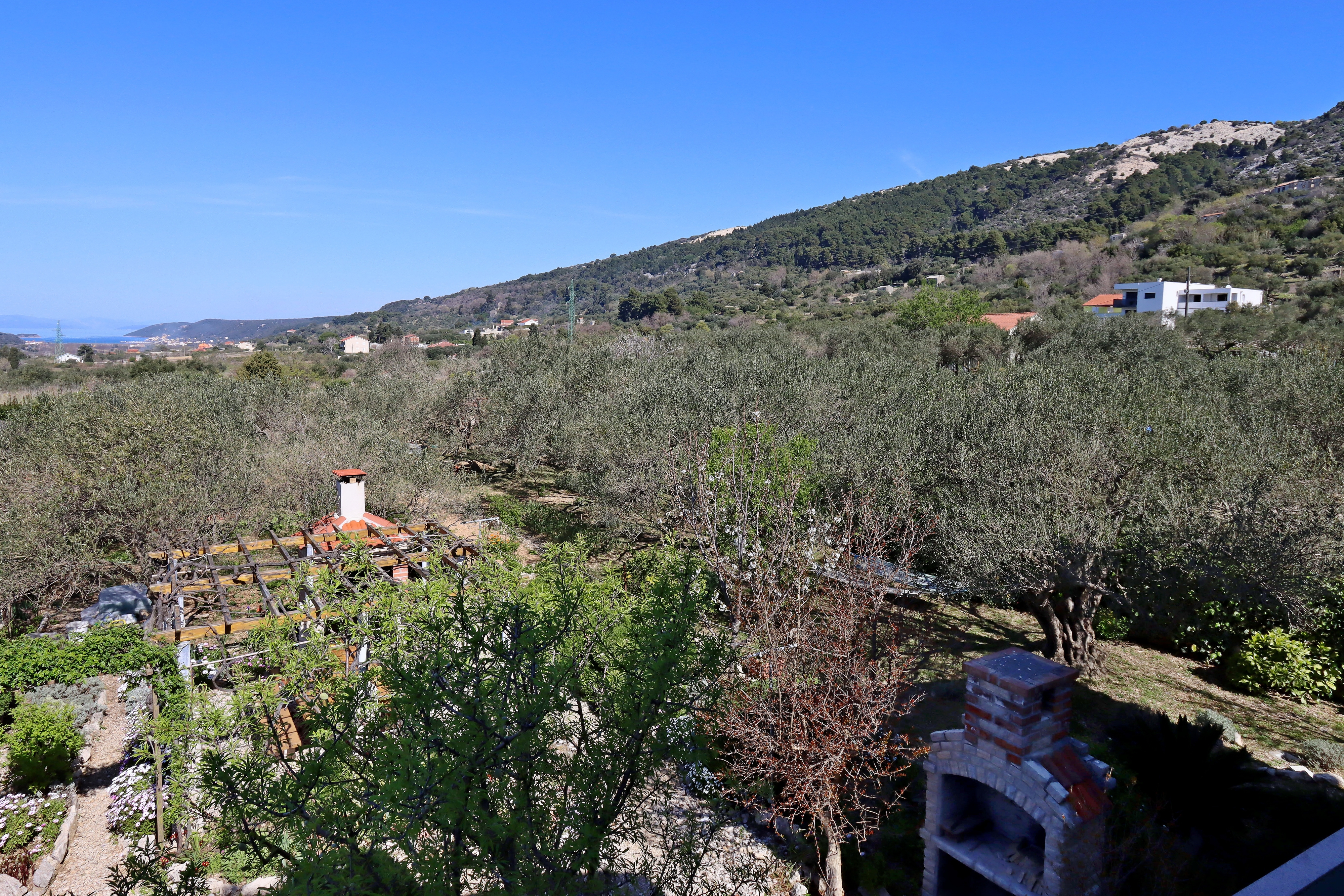 Two bedroom apartment with balcony and sea view Mundanije, Rab  A-a
