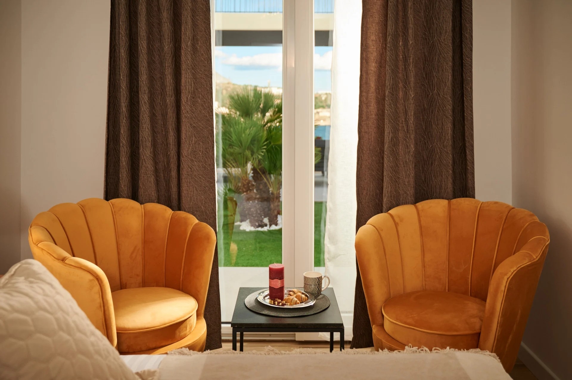 Comfortable and spacious house with terrace and sea view Mali Rat, Omiš  K