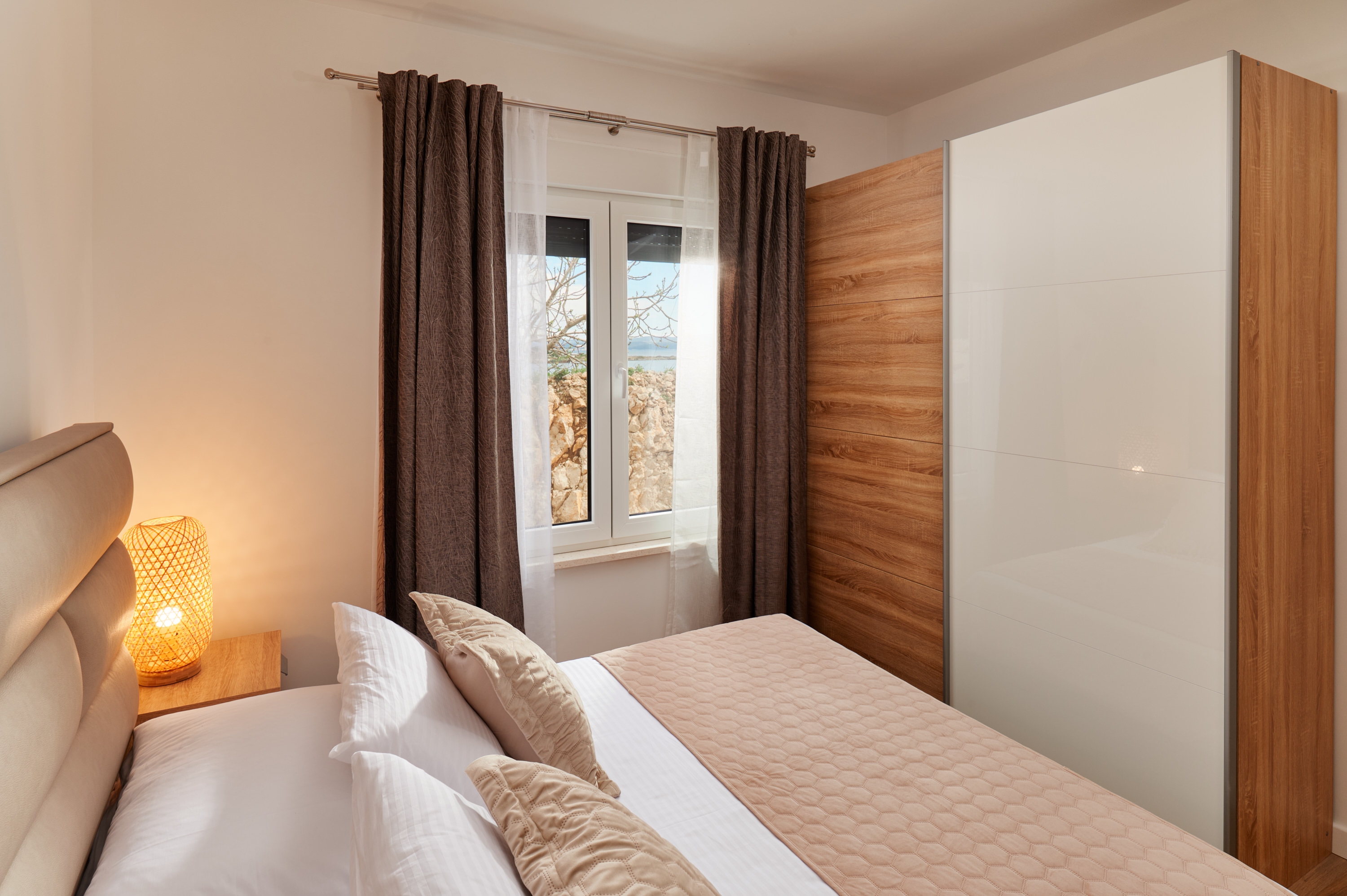 Comfortable and spacious house with terrace and sea view Mali Rat, Omiš  K
