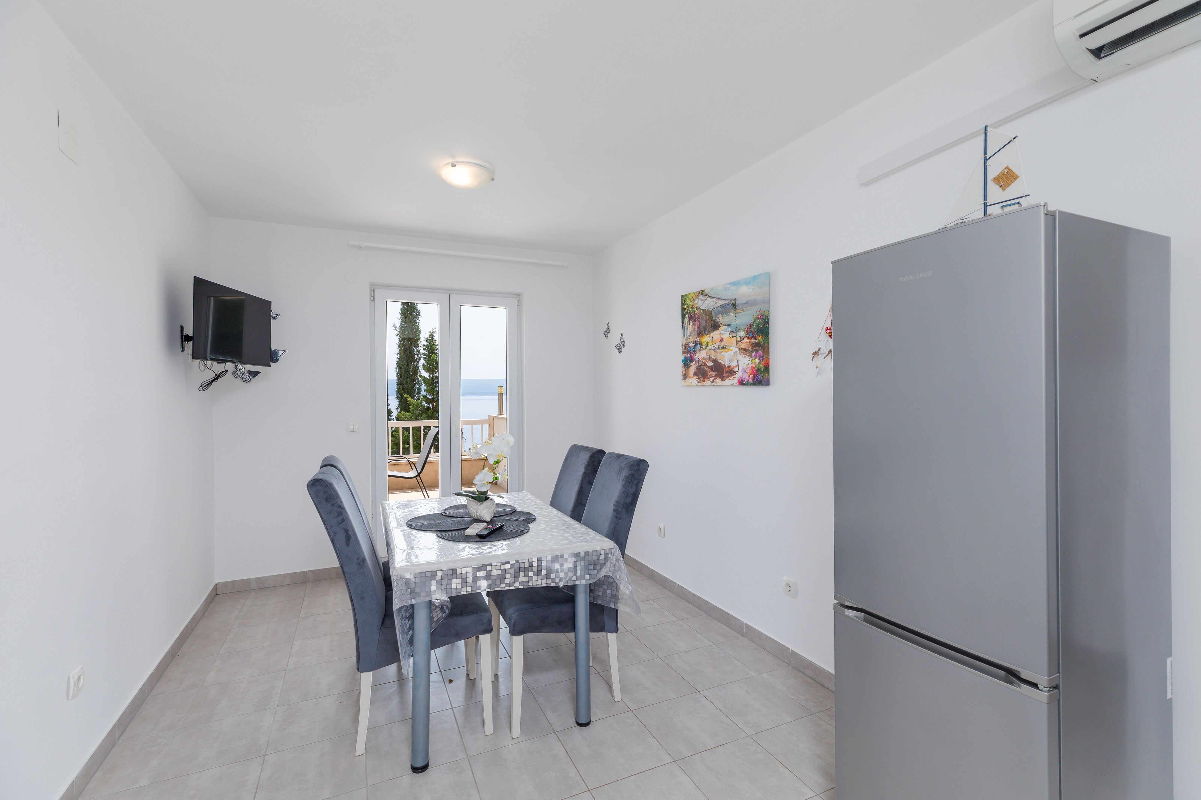 Appartement de deux chambres prés de la plage Pisak, Omis (A-21575-c) Appartement de deux chambres prés de la plage Pisak, Omis (A-21575-c)