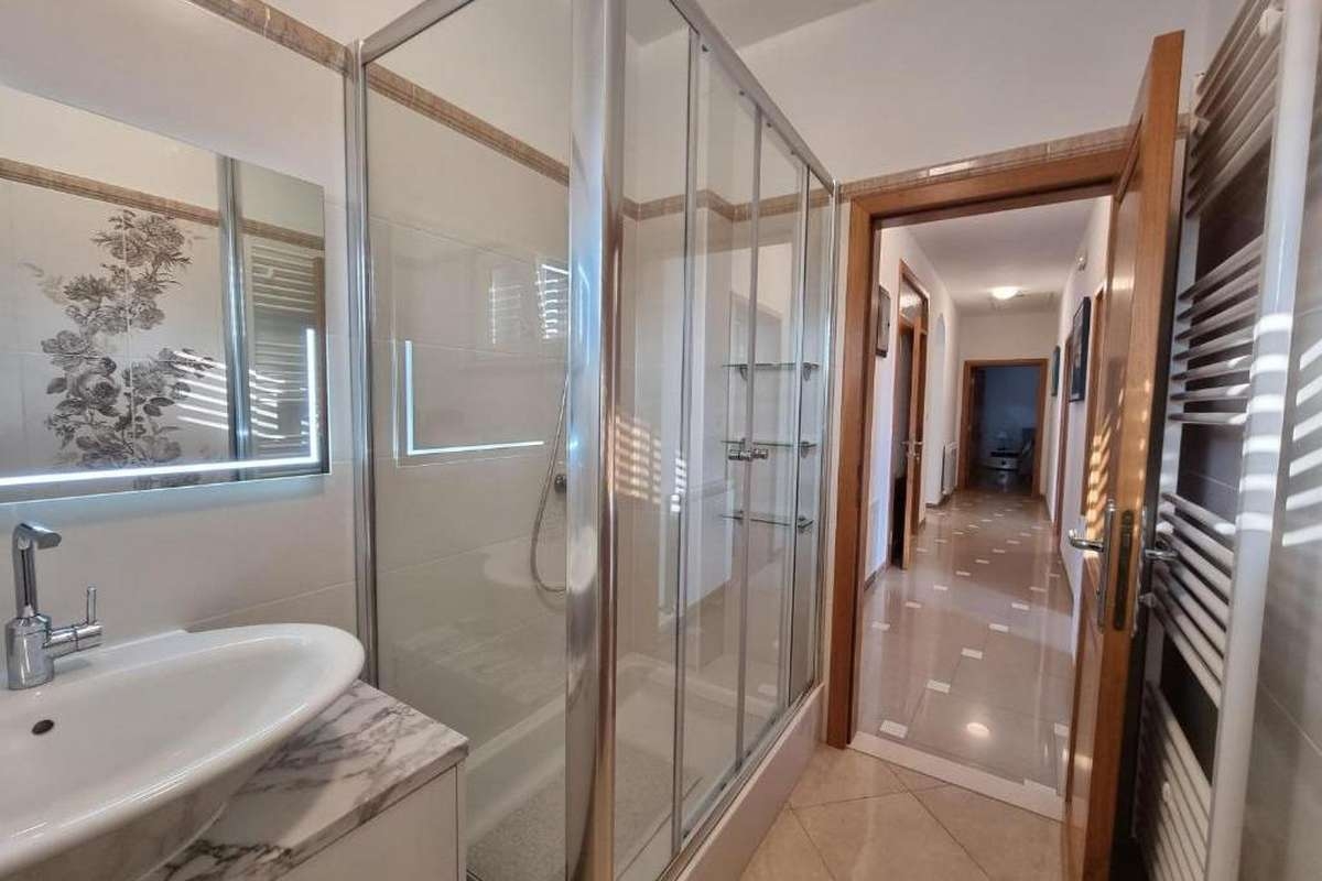 Four bedroom house with terrace Zaton, Zadar  K