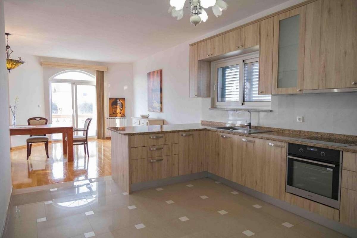 Four bedroom house with terrace Zaton, Zadar  K