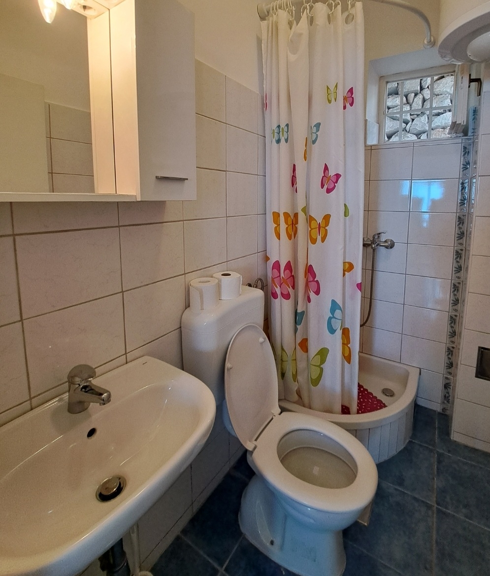 Two bedroom house near beach Igrane, Makarska  K
