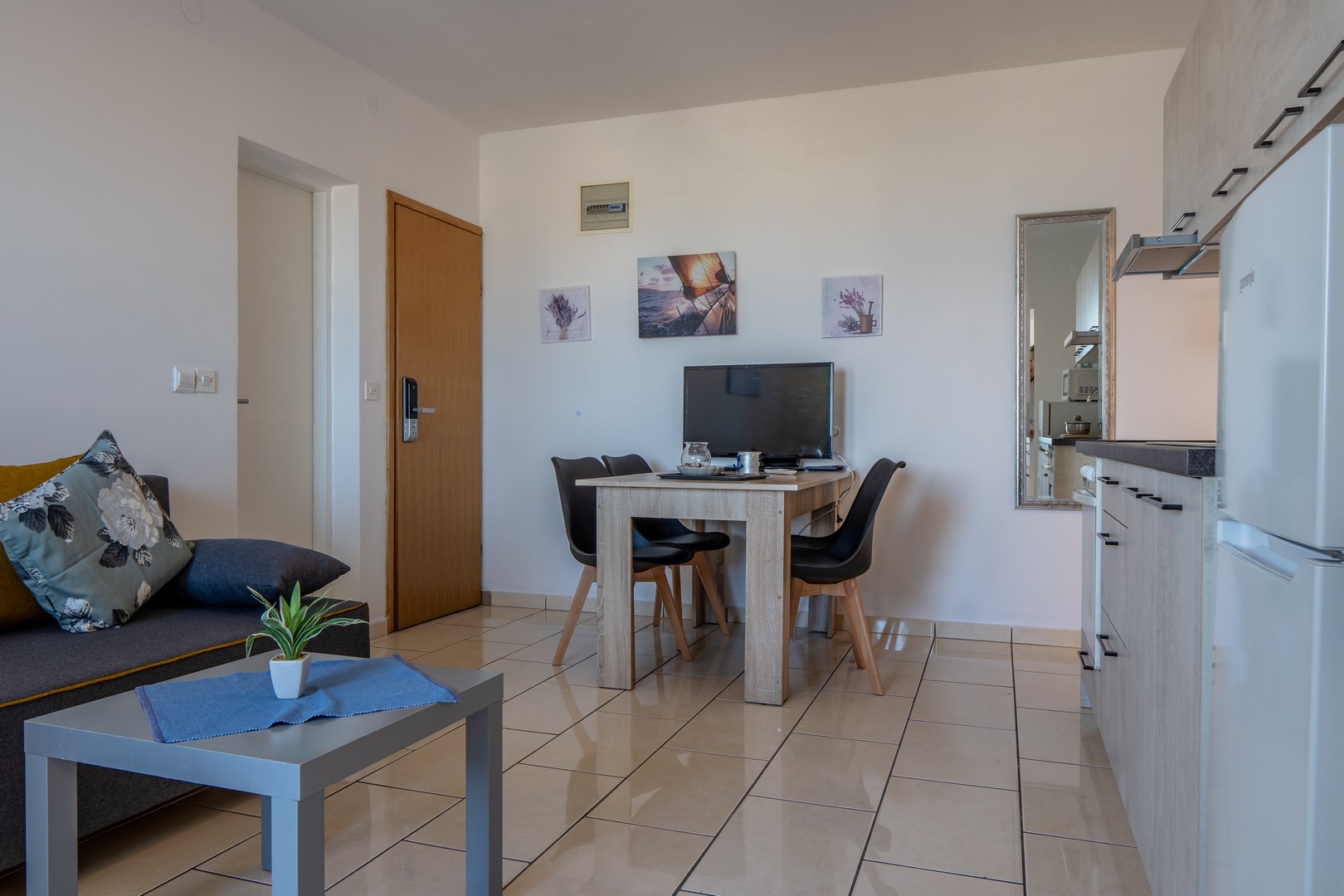 Two bedroom apartment with balcony and sea view Vir  A-a