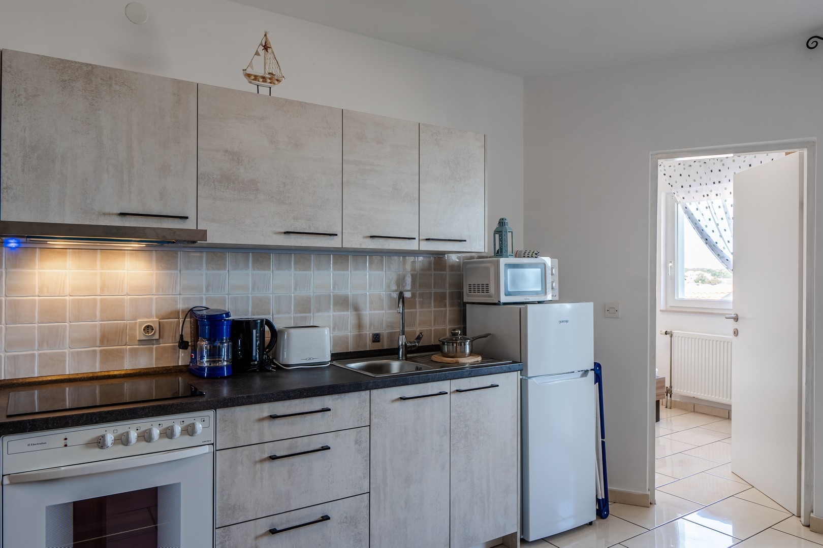 Two bedroom apartment with balcony and sea view Vir  A-a
