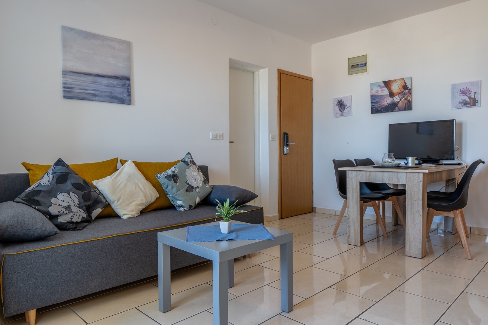 Two bedroom apartment with balcony and sea view Vir  A-a